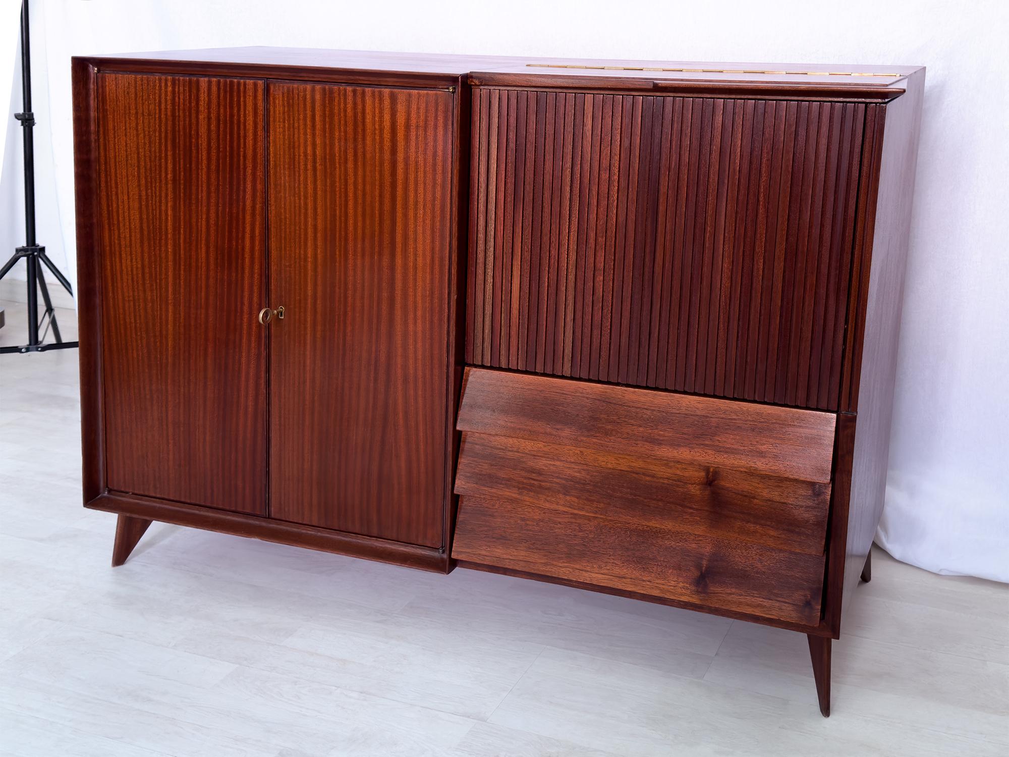 Italian Mid-Century Teak Wood Sideboard with Bar Cabinet by Vittorio Dassi, 1950s For Sale 1