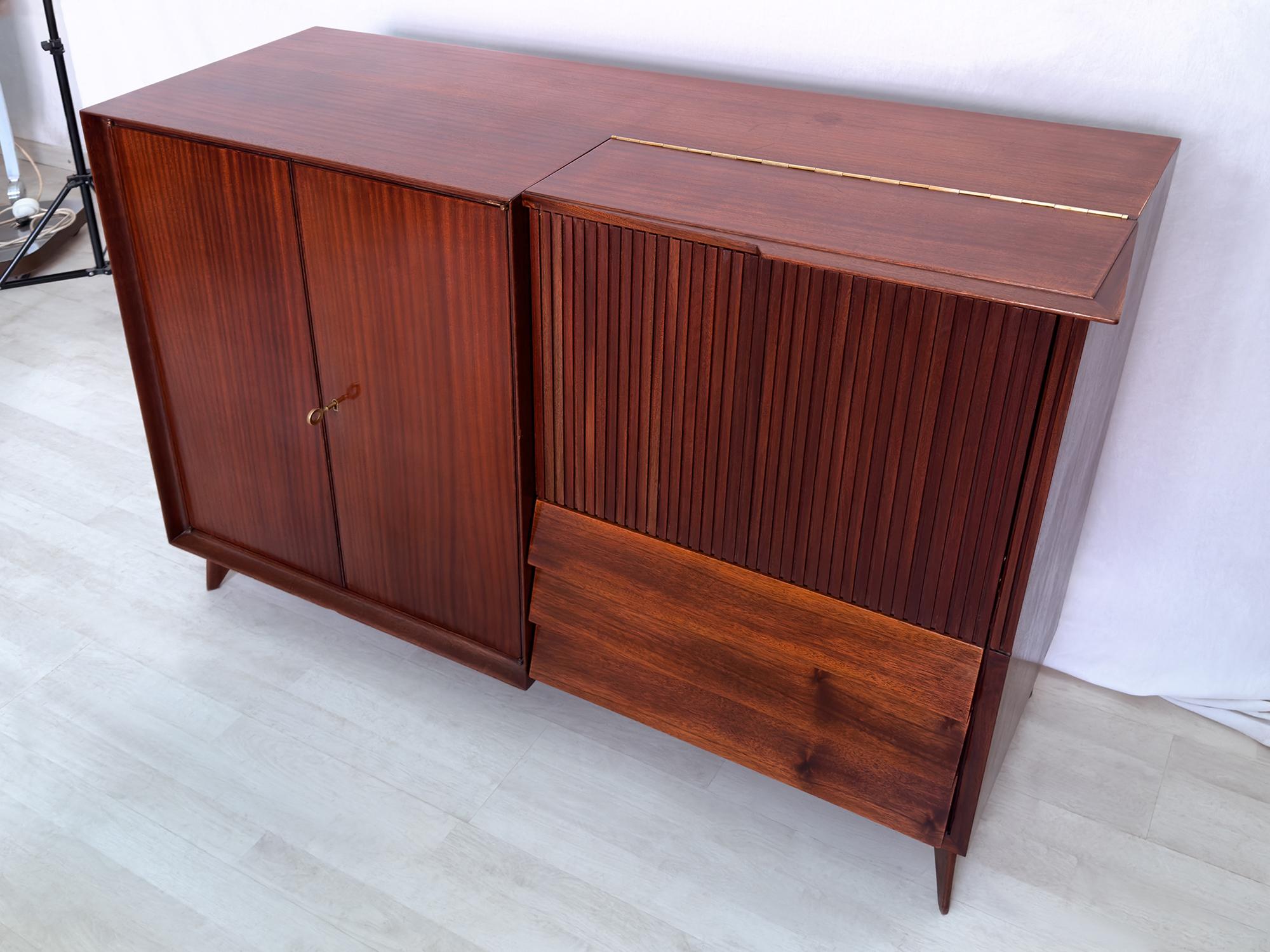 Italian Mid-Century Teak Wood Sideboard with Bar Cabinet by Vittorio Dassi, 1950s For Sale 2