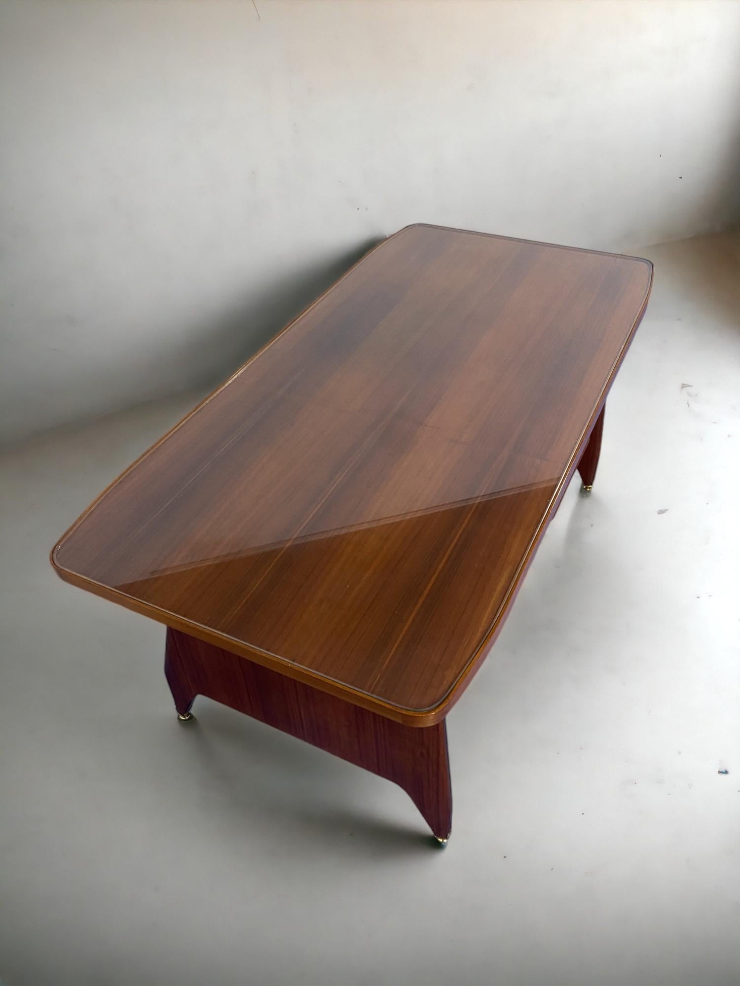Italiano Tavolo da scrivania direzionale in legno di teak della metà del secolo scorso di Vittorio Dassi, anni '50 in vendita