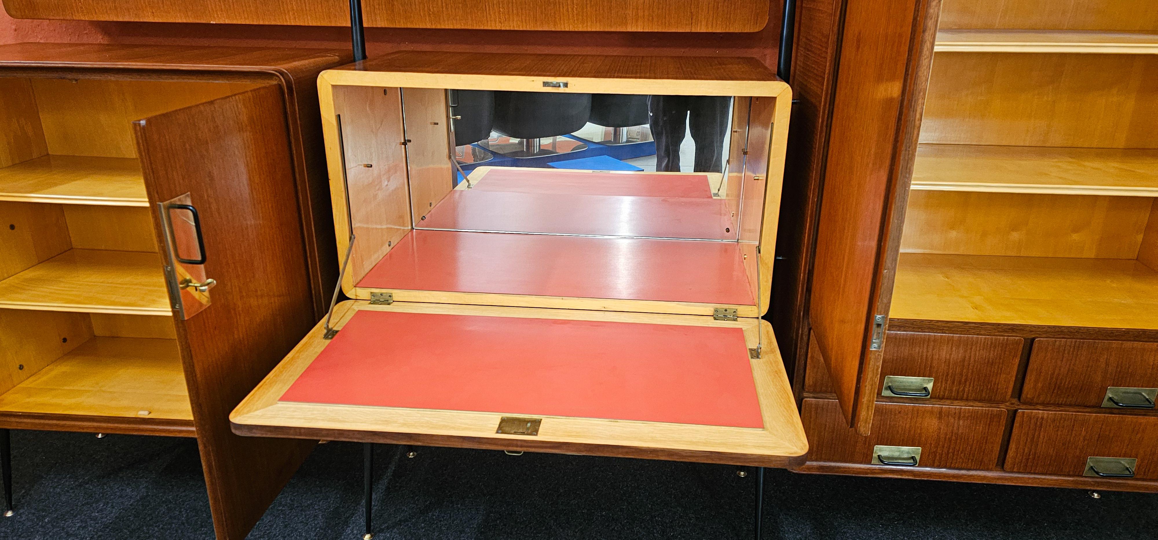 Credenza in legno di teak della metà del secolo scorso di Silvio Cavatorta, anni '50 in vendita 2
