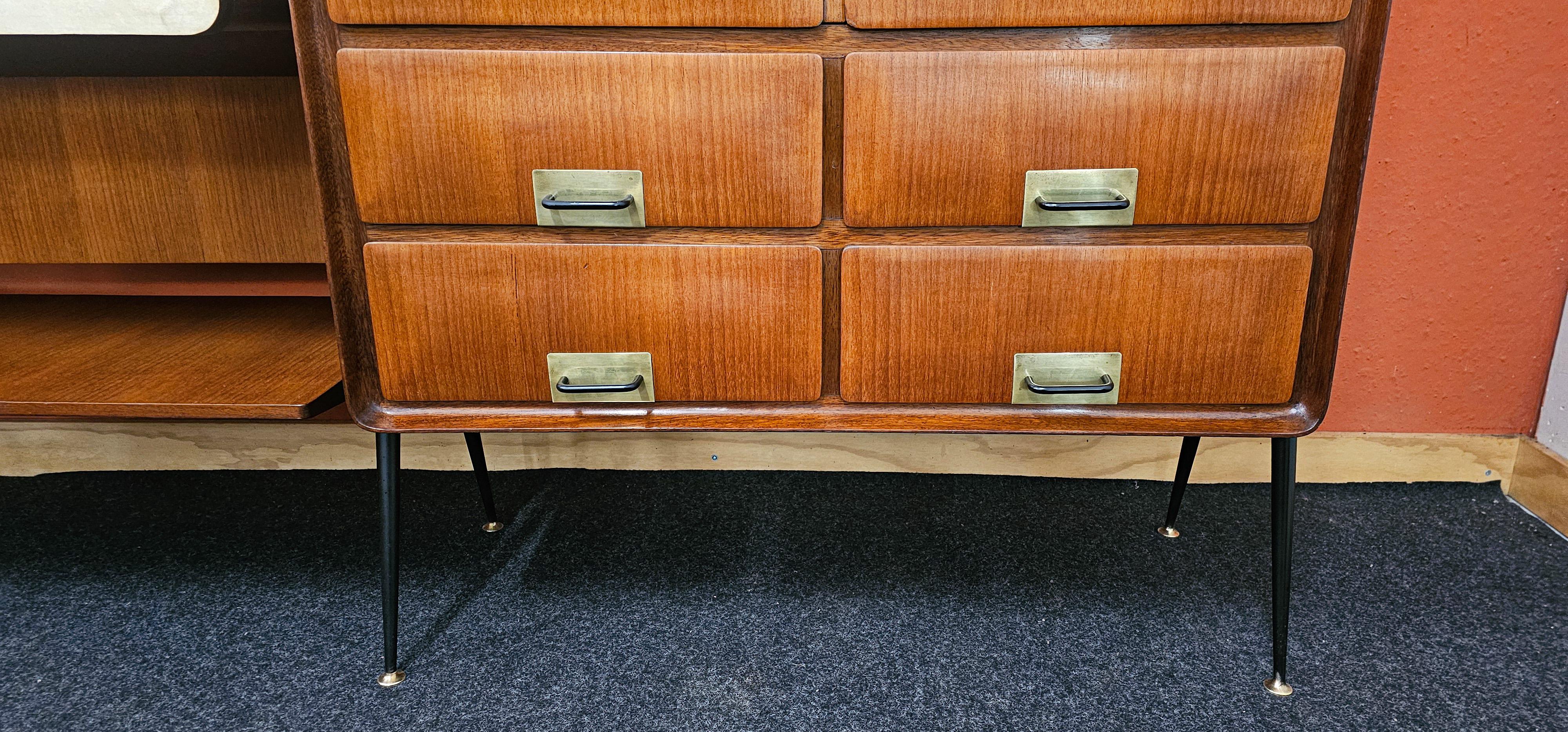 Credenza in legno di teak della metà del secolo scorso di Silvio Cavatorta, anni '50 in vendita 7
