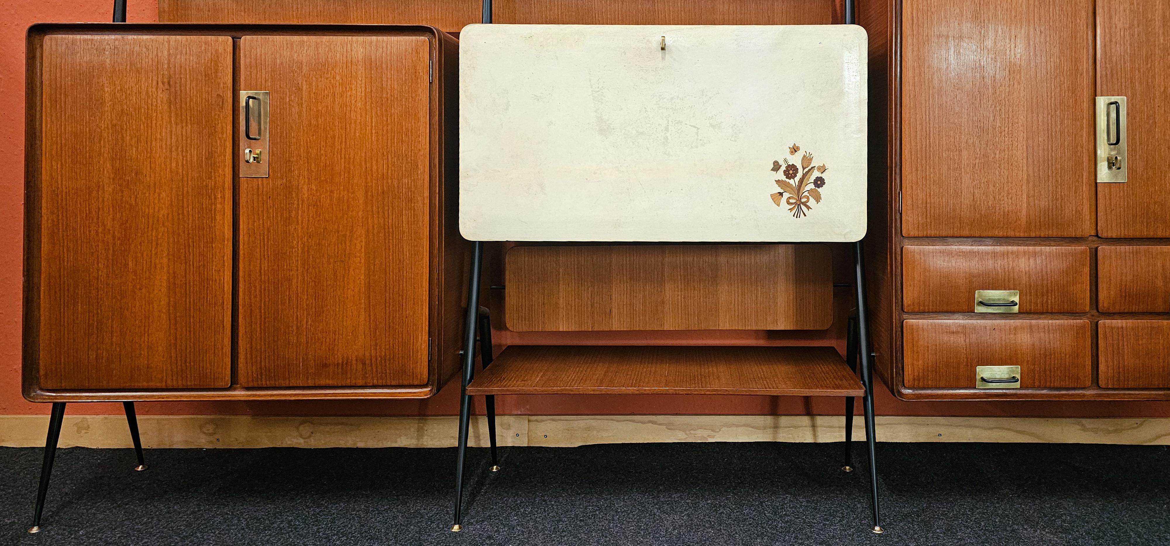 Credenza in legno di teak della metà del secolo scorso di Silvio Cavatorta, anni '50 in vendita 9