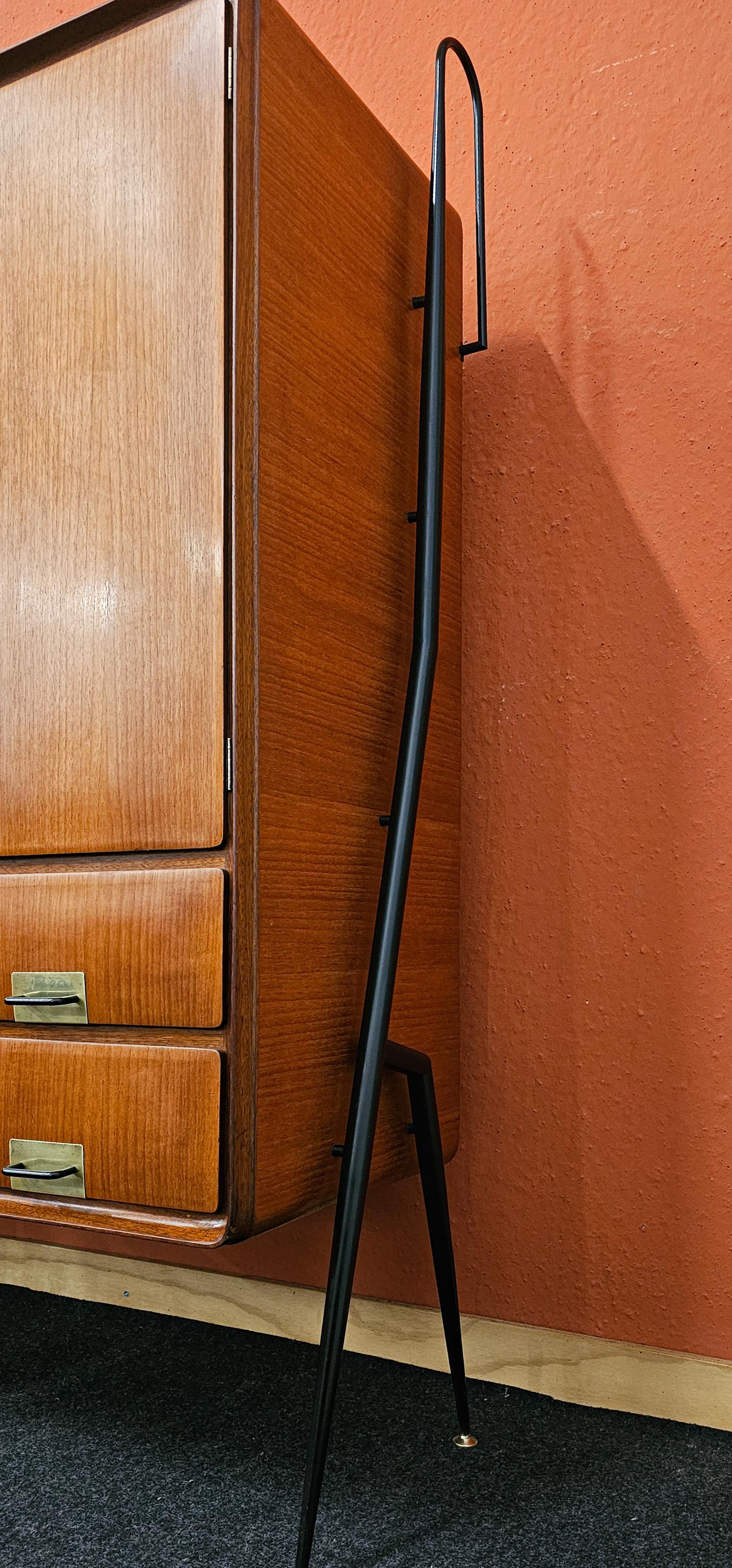 Credenza in legno di teak della metà del secolo scorso di Silvio Cavatorta, anni '50 in vendita 10