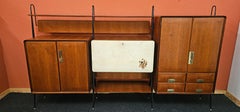 Aparador italiano de mediados de siglo en madera de teca de Silvio Cavatorta, años 50