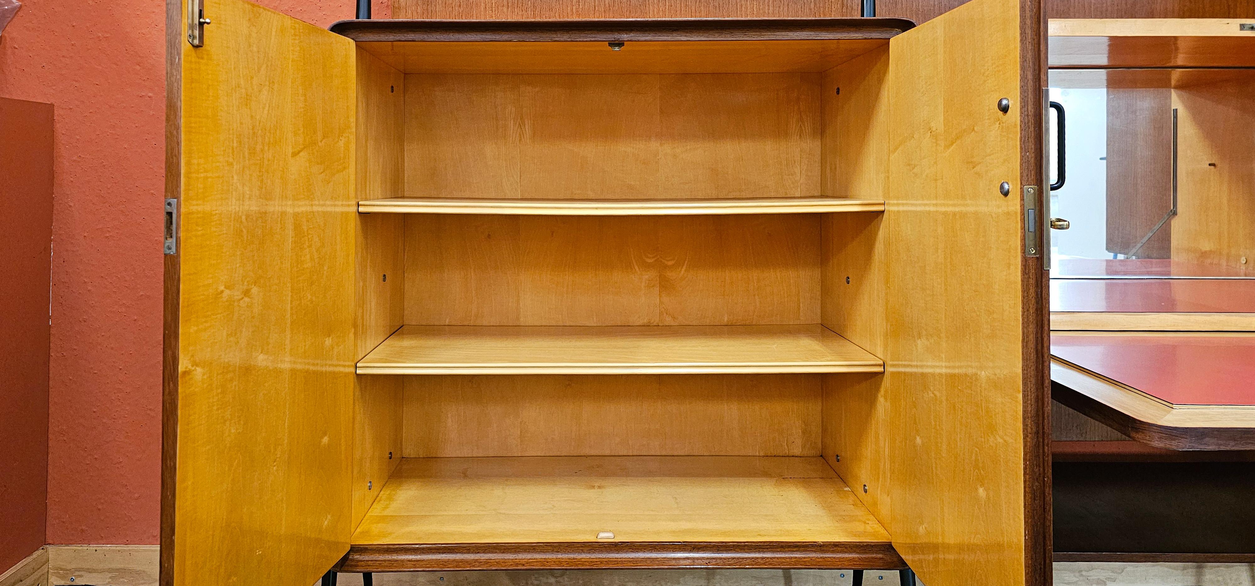 Credenza in legno di teak della metà del secolo scorso di Silvio Cavatorta, anni '50 in vendita 1