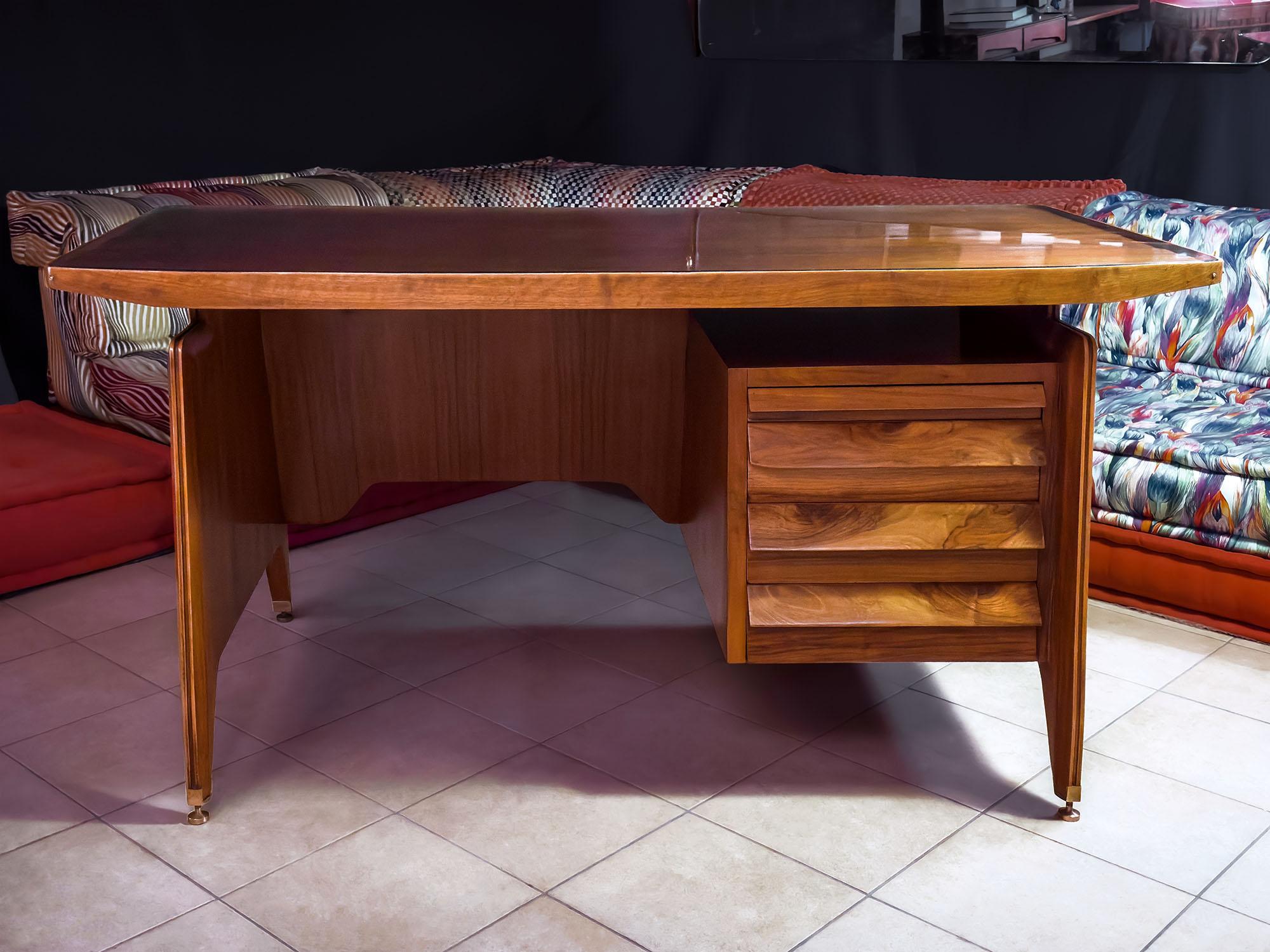 Italian Mid-Century Teakwood Writing Desk by Vittorio Dassi, 1950s For Sale 5