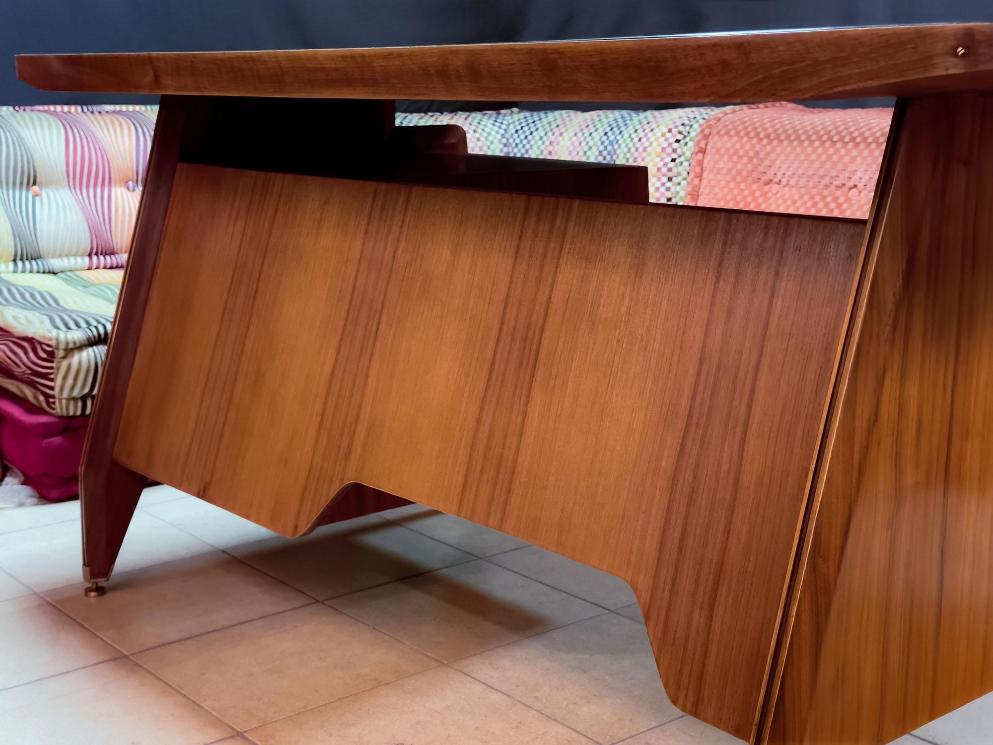 Italian Mid-Century Teakwood Writing Desk by Vittorio Dassi, 1950s For Sale 13