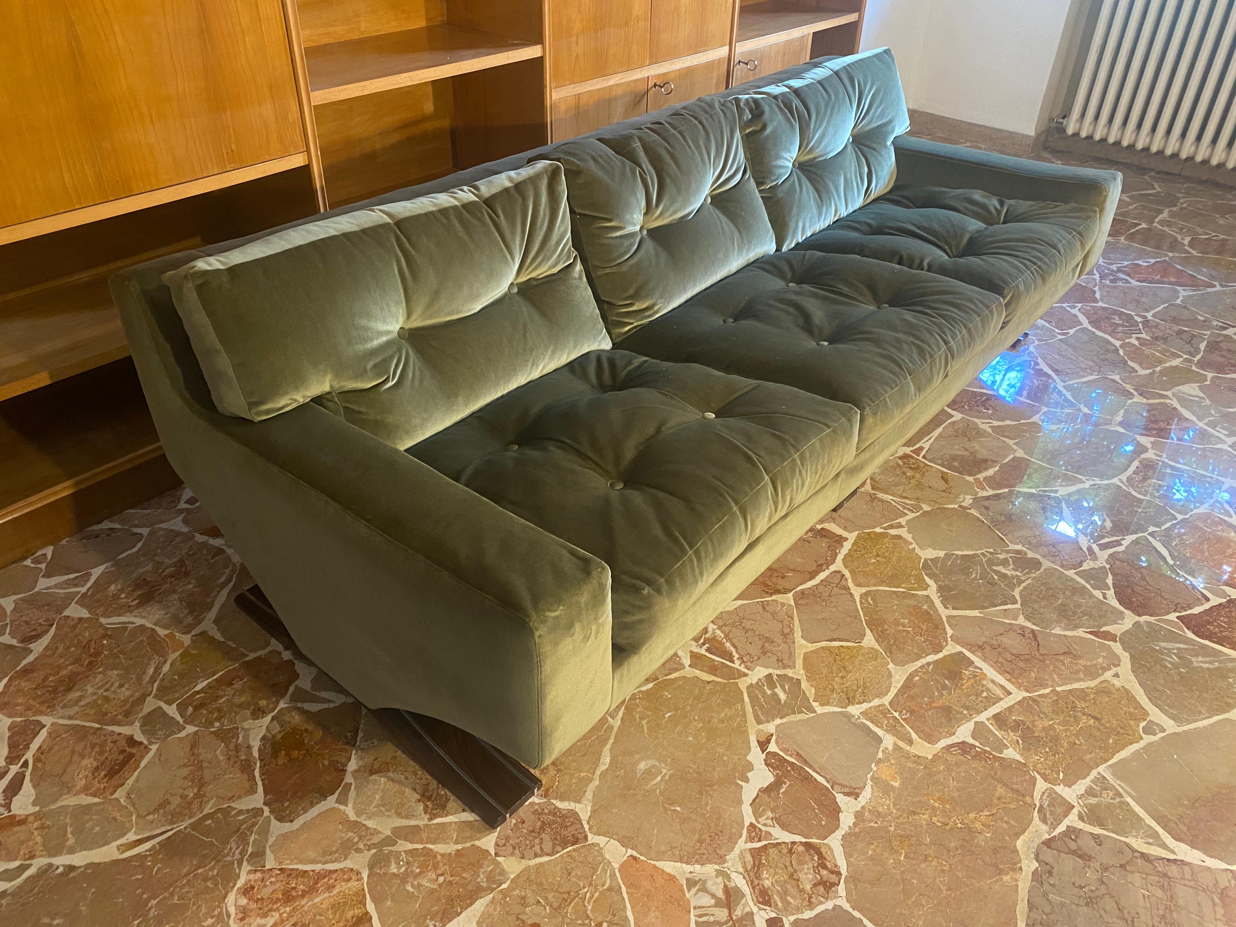 Italienische Dreisitzer-Sofa aus der Mitte des Jahrhunderts von Franz Sartori für Flexform, 1970er Jahre (Samt)