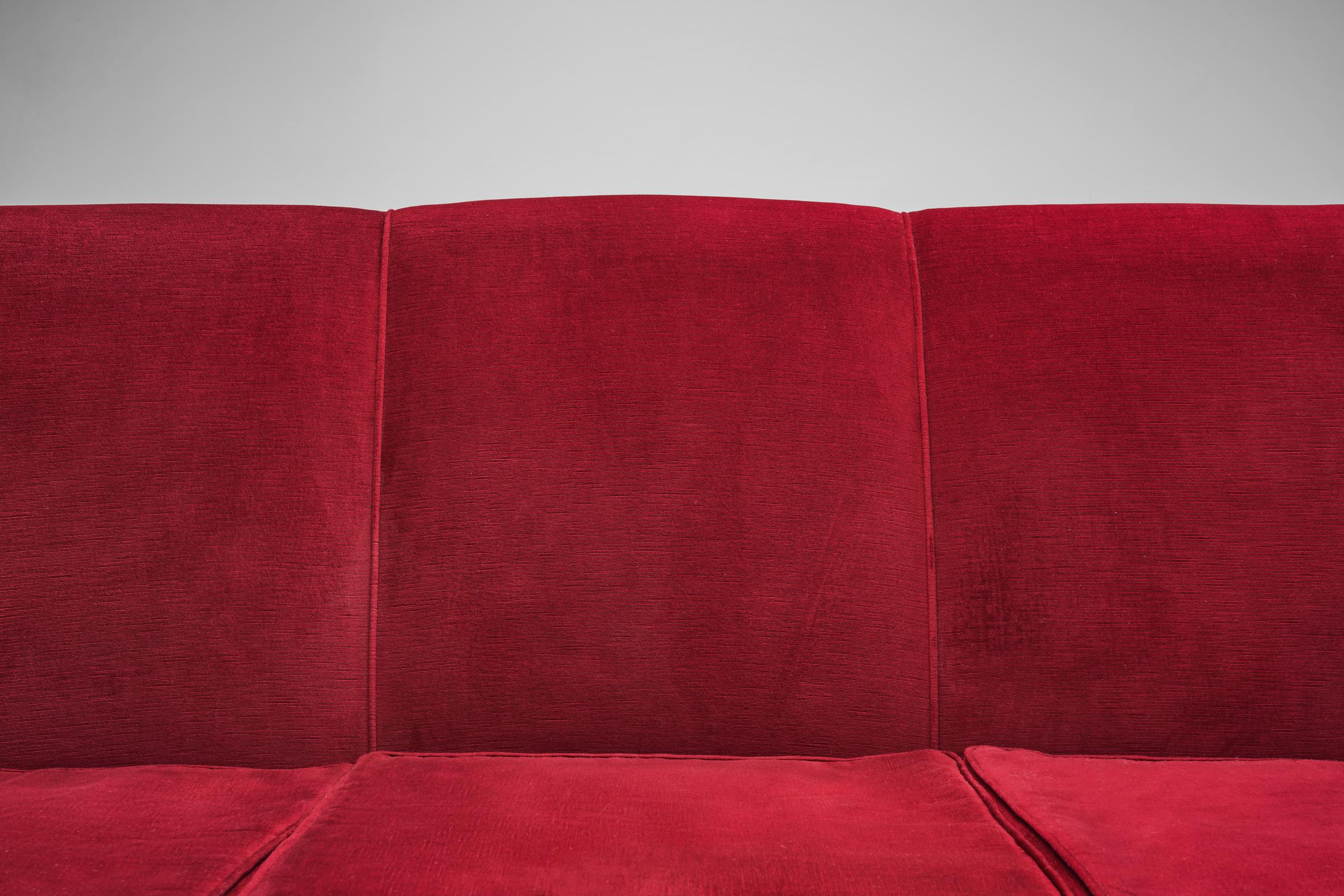 Italian Mid-Century Three-Seater Sofa in Red Velvet, Italy 1950s For Sale 4