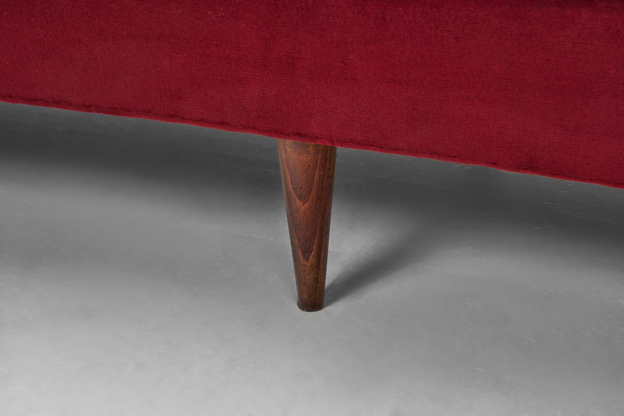 Italian Mid-Century Three-Seater Sofa in Red Velvet, Italy 1950s For Sale 5