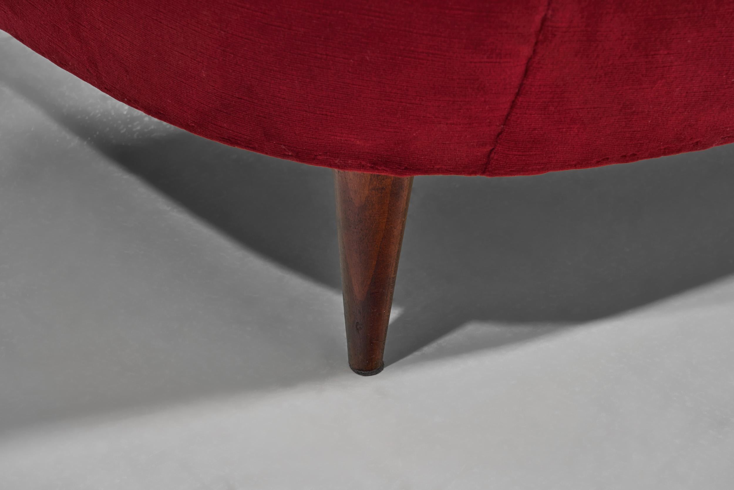 Italian Mid-Century Three-Seater Sofa in Red Velvet, Italy 1950s For Sale 7