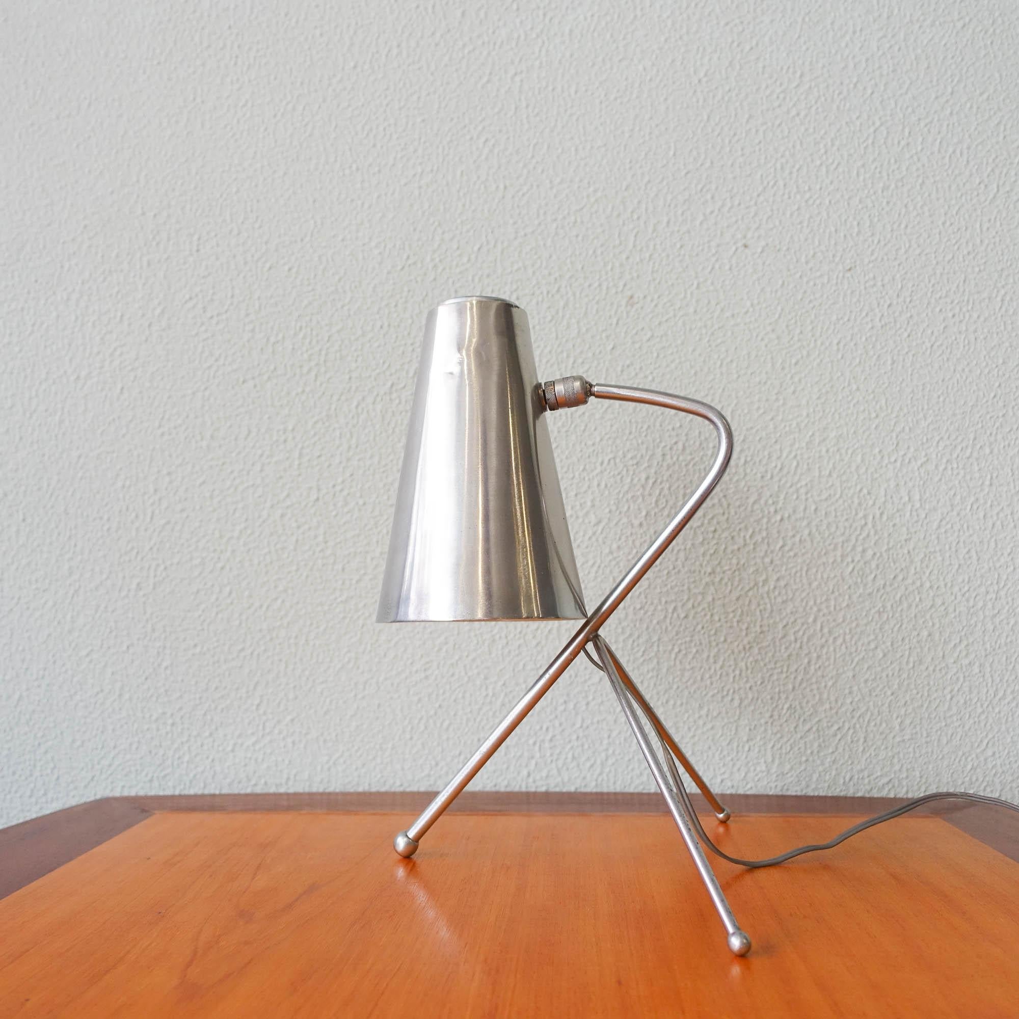 Mid-Century Modern Lampe de bureau tripode italienne du milieu du siècle, années 1950 en vente