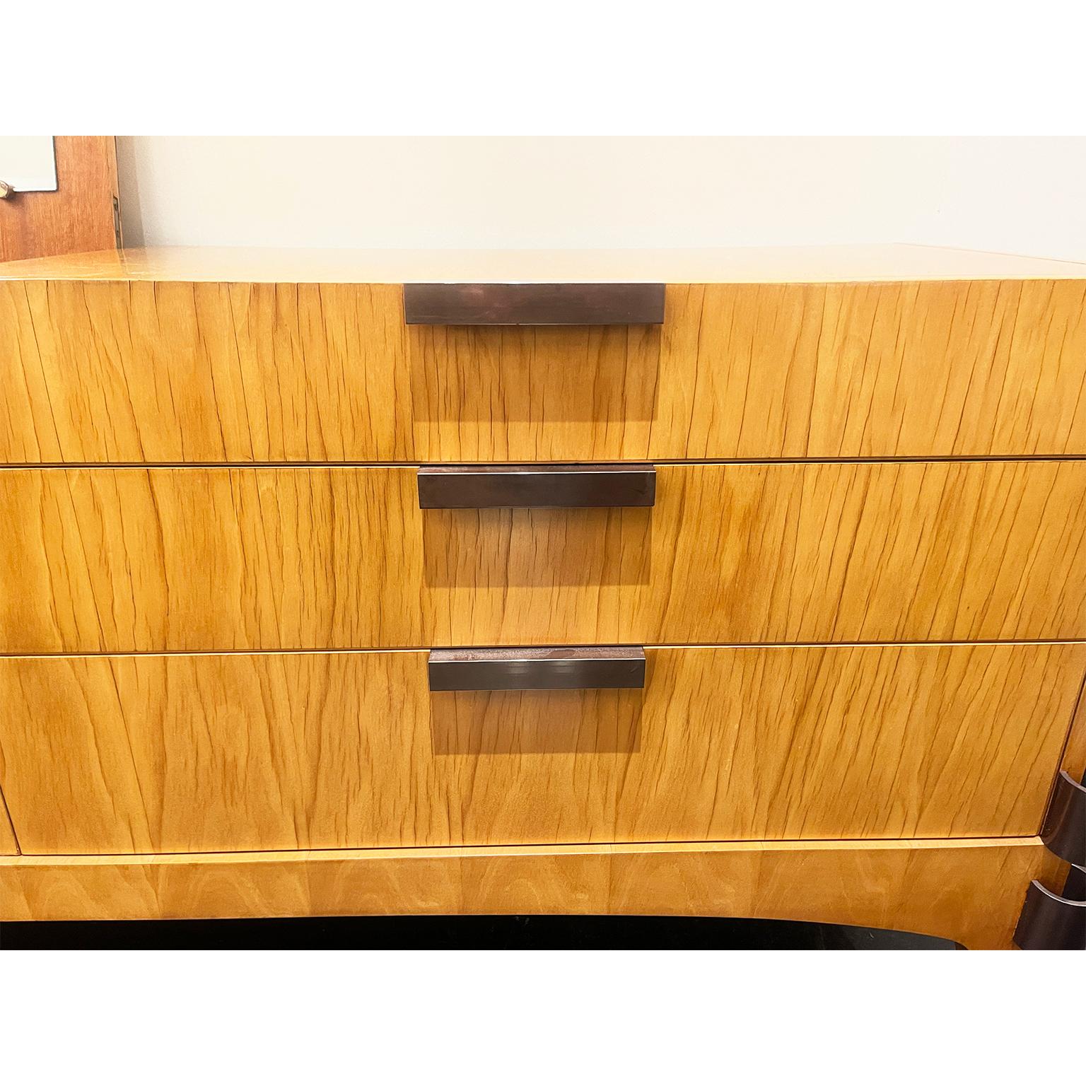 Italian Mid-Century Vintage Chest of Drawers - Fir Wood & Antique Brass Details For Sale 1