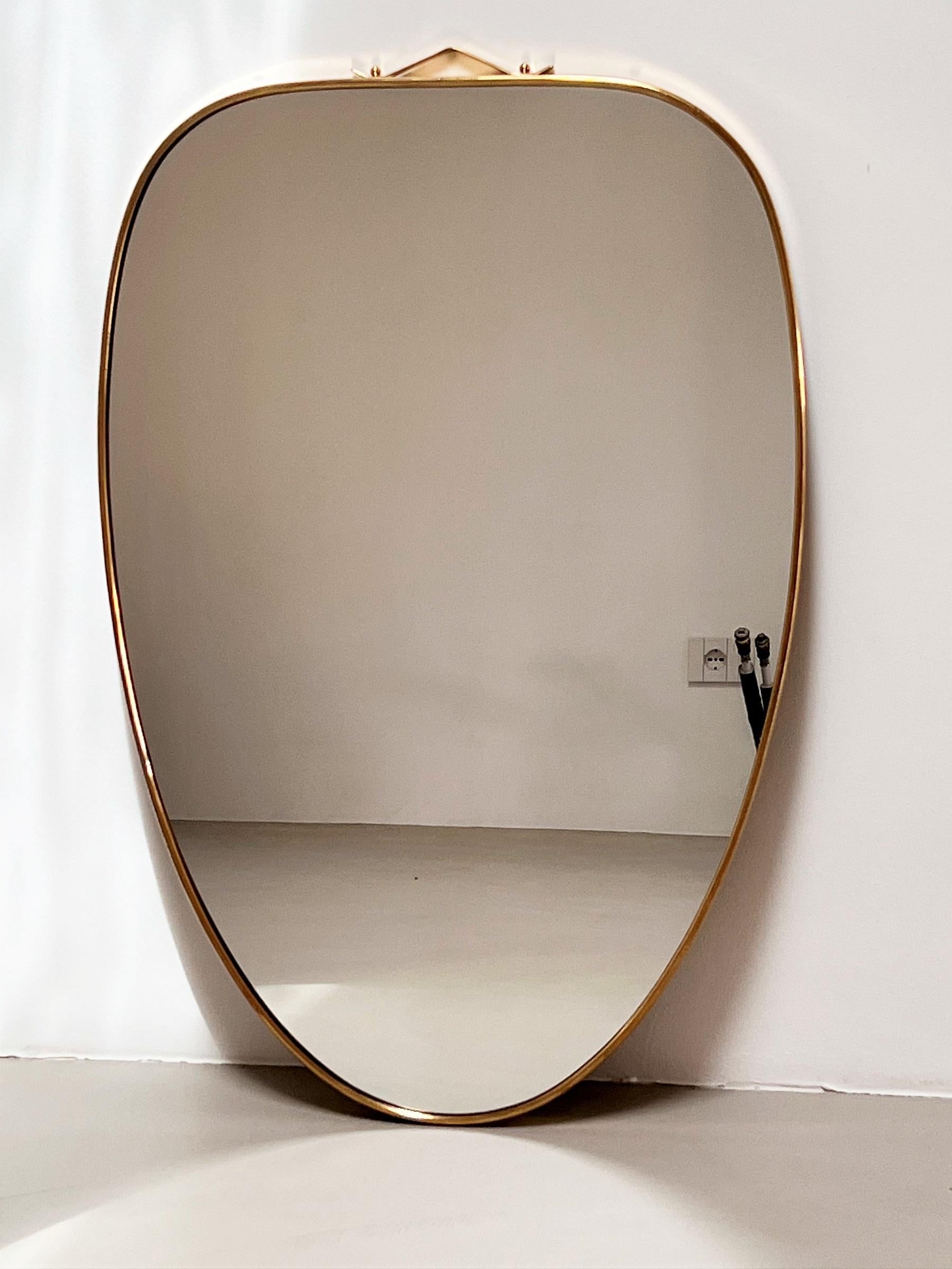 Italian Mid-Century Vintage Wall Mirror with Brass Frame and Decoration, 1970s 7