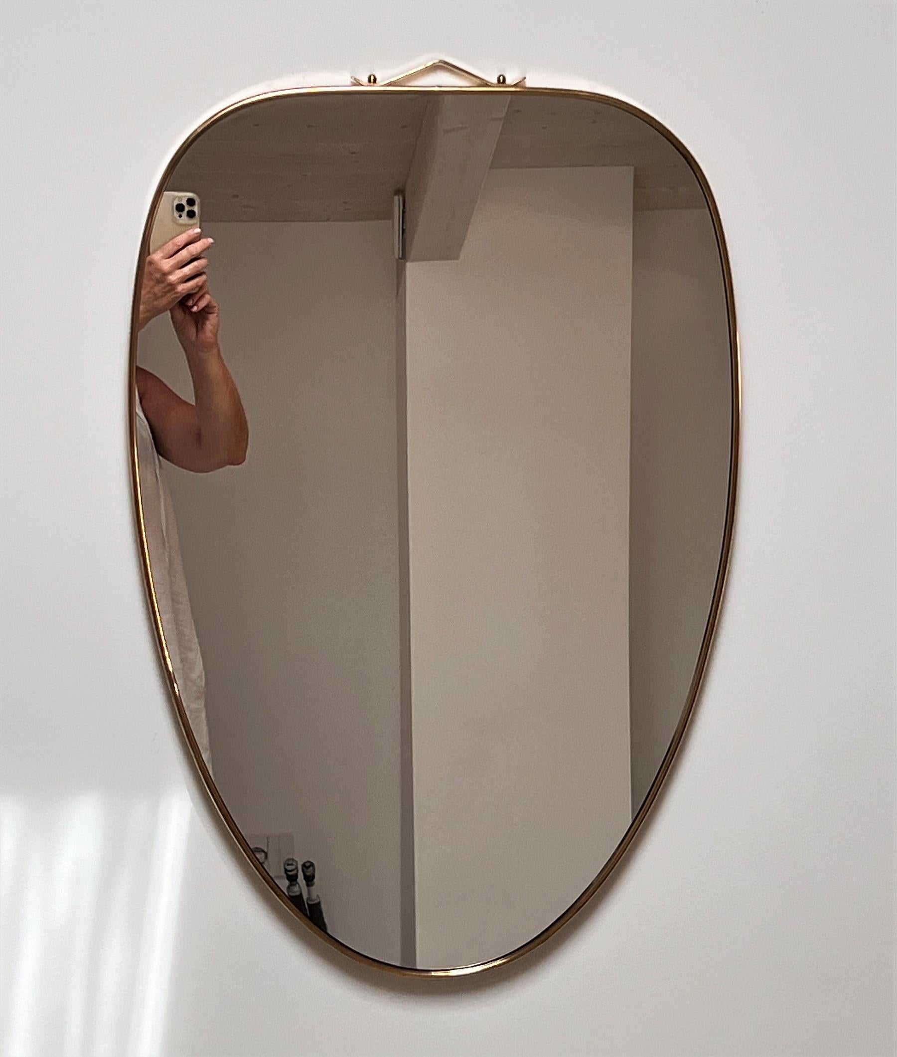 Italian Mid-Century Vintage Wall Mirror with Brass Frame and Decoration, 1970s 4