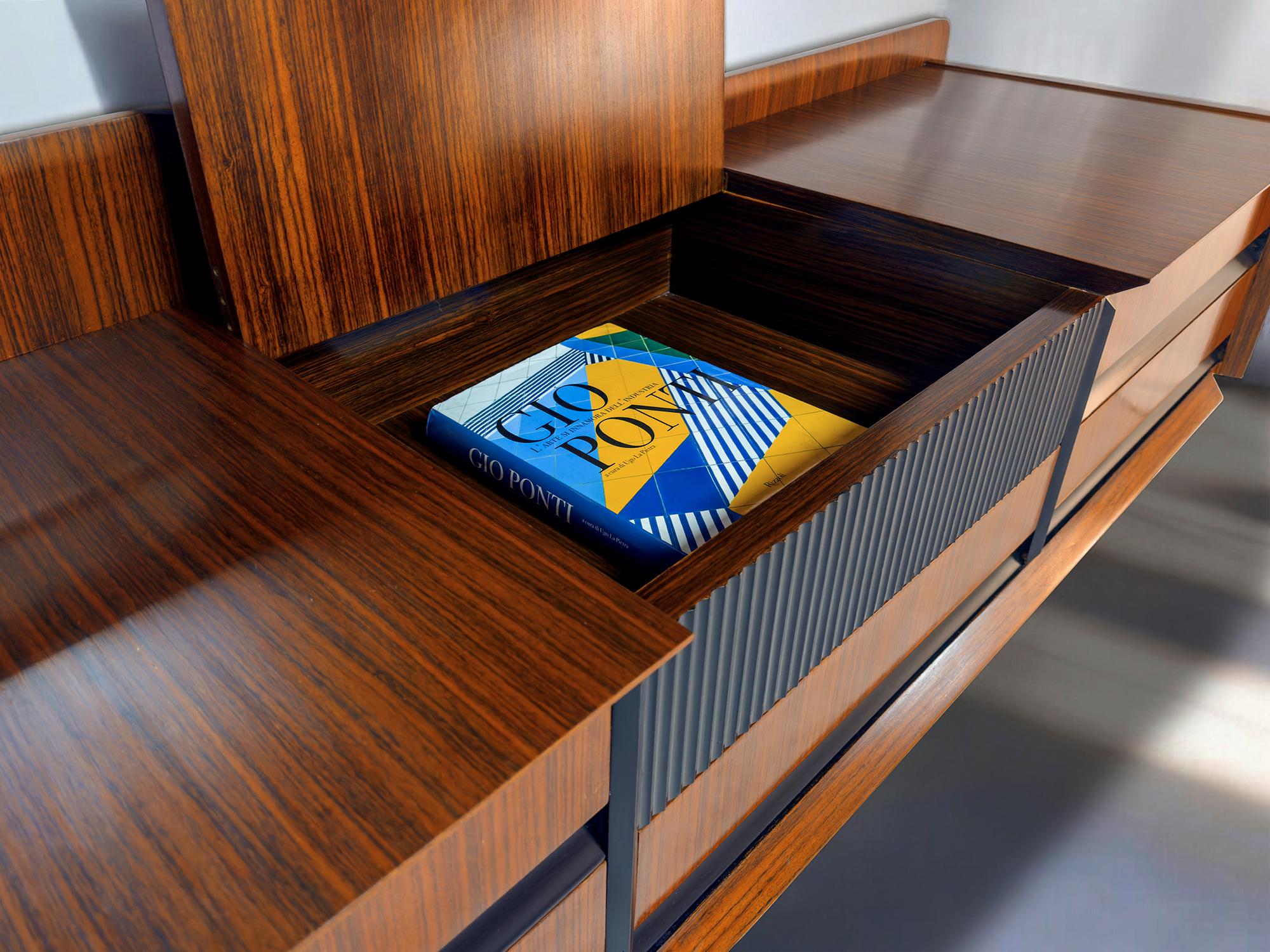 Italienisches wandmontiertes Sideboard mit Spiegel von Vittorio Dassi, 1950er Jahre im Angebot 12