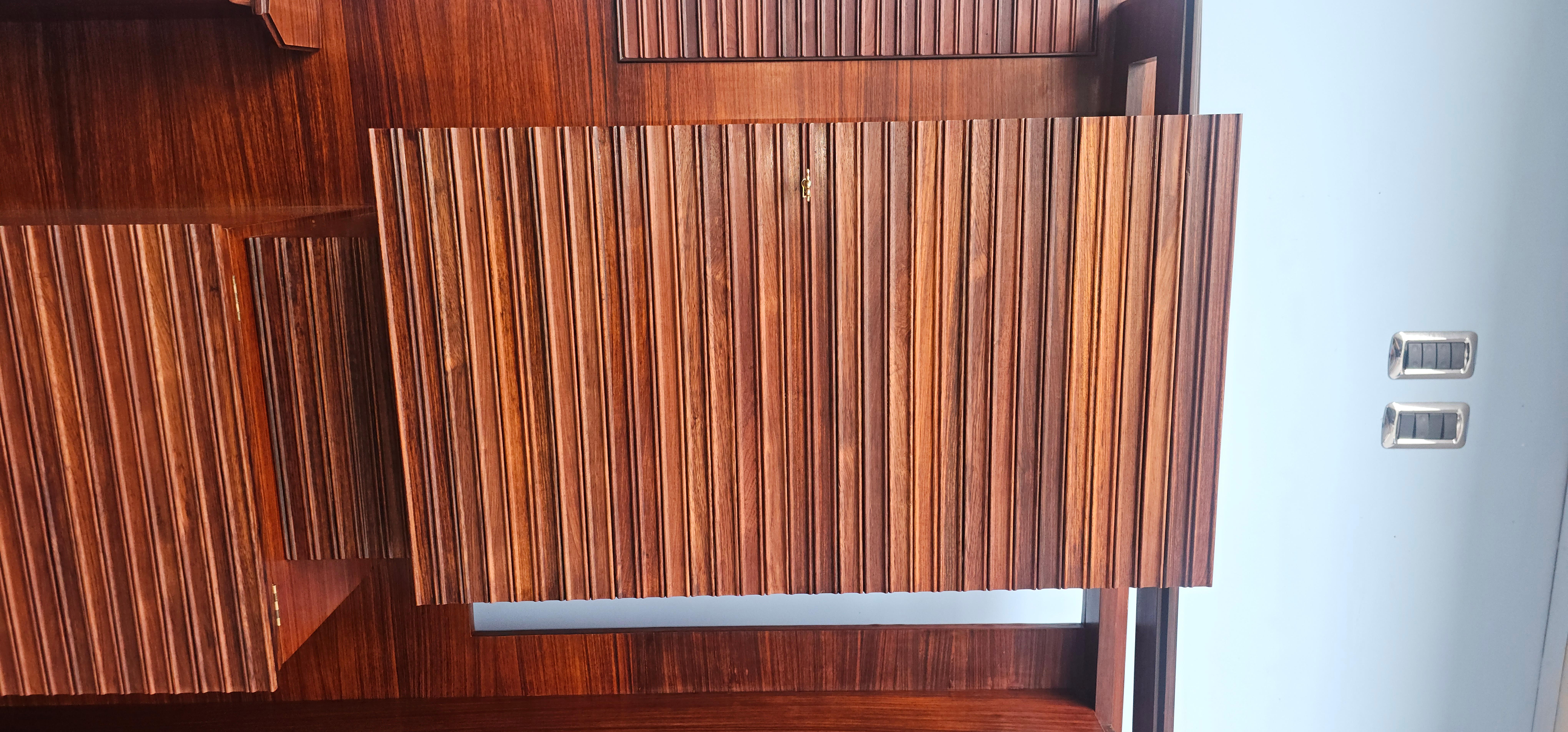 Italian Mid-Century Wall Sideboard or Cabinet Bar attributed to Vittorio Dassi For Sale 4