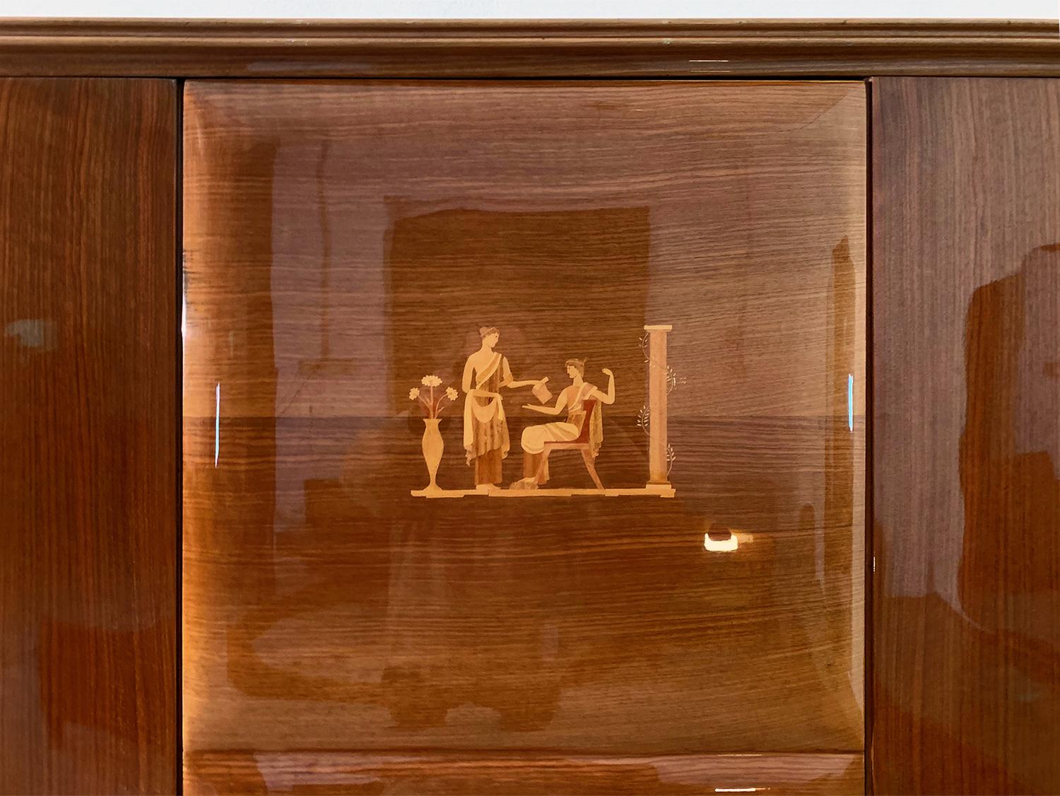 Armoire en noyer du milieu du siècle avec incrustations et miroirs de Paolo Buffa, années 1950 7