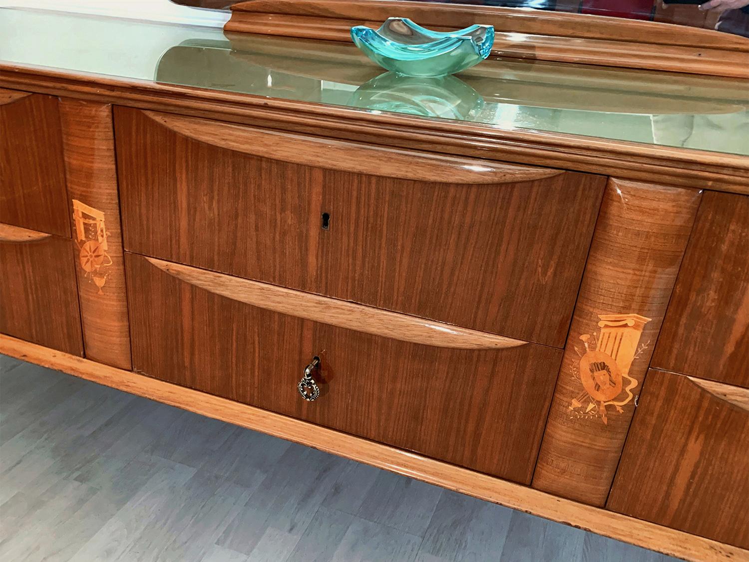 Paolo Buffa Mid-Century Walnut Chest of Drawers with Inlays and Mirror, 1950s For Sale 7