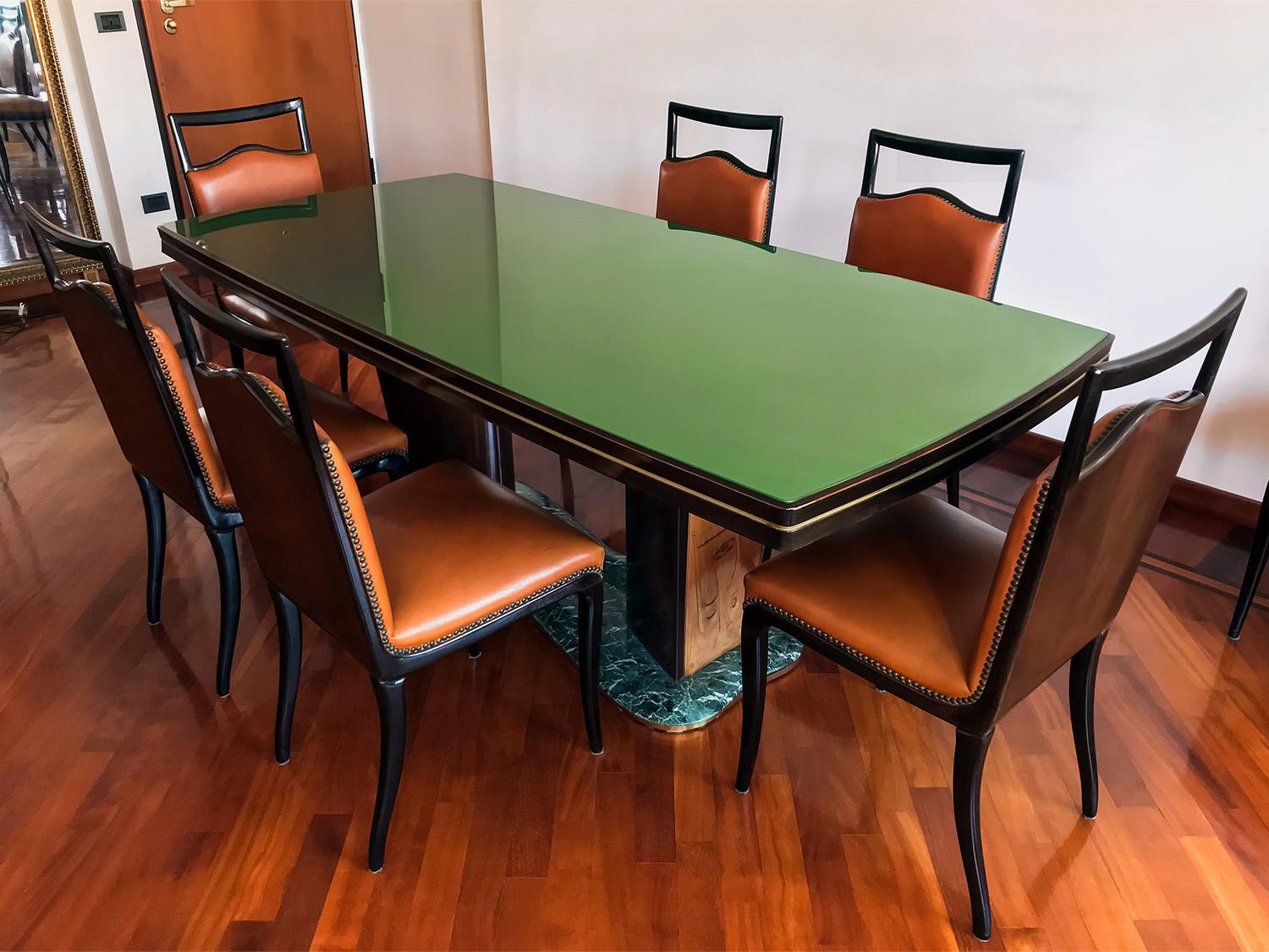 Italian Mid-Century Walnut Dining Table Art Deco style by Vittorio Dassi, 1950s 8