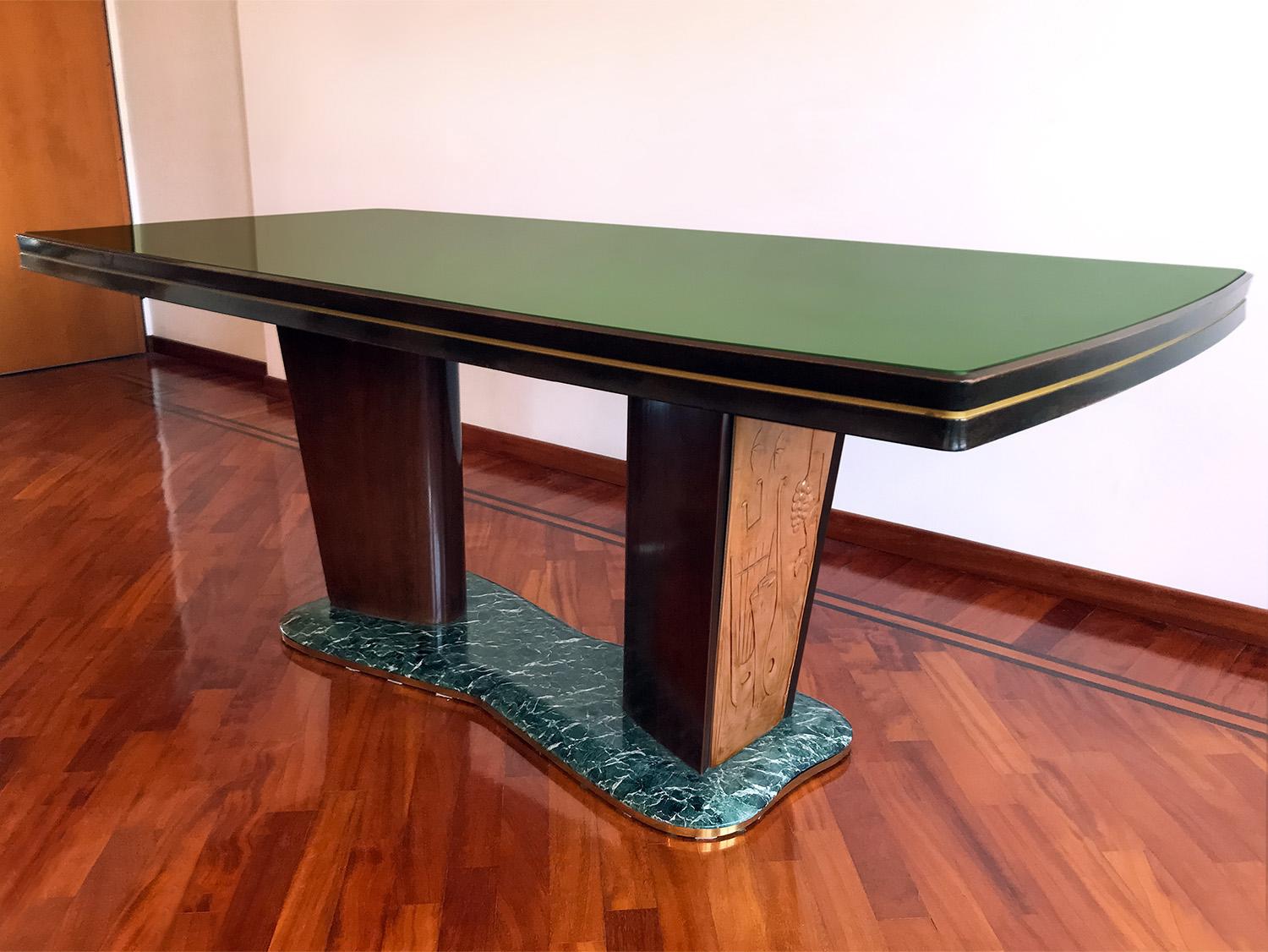 Italian Mid-Century Walnut Dining Table Art Deco style by Vittorio Dassi, 1950s In Good Condition In Traversetolo, IT