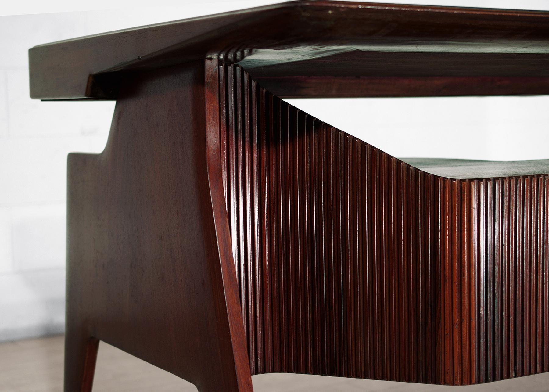 Italian Mid-Century Walnut Executive Desk by Vittorio Dassi, 1950s 5