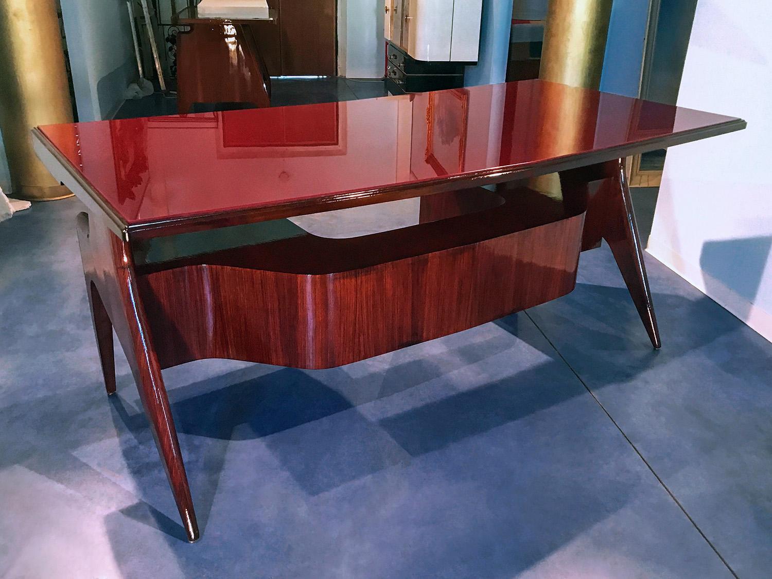 Italian Midcentury Walnut Executive Desk by Vittorio Dassi, 1950s 7