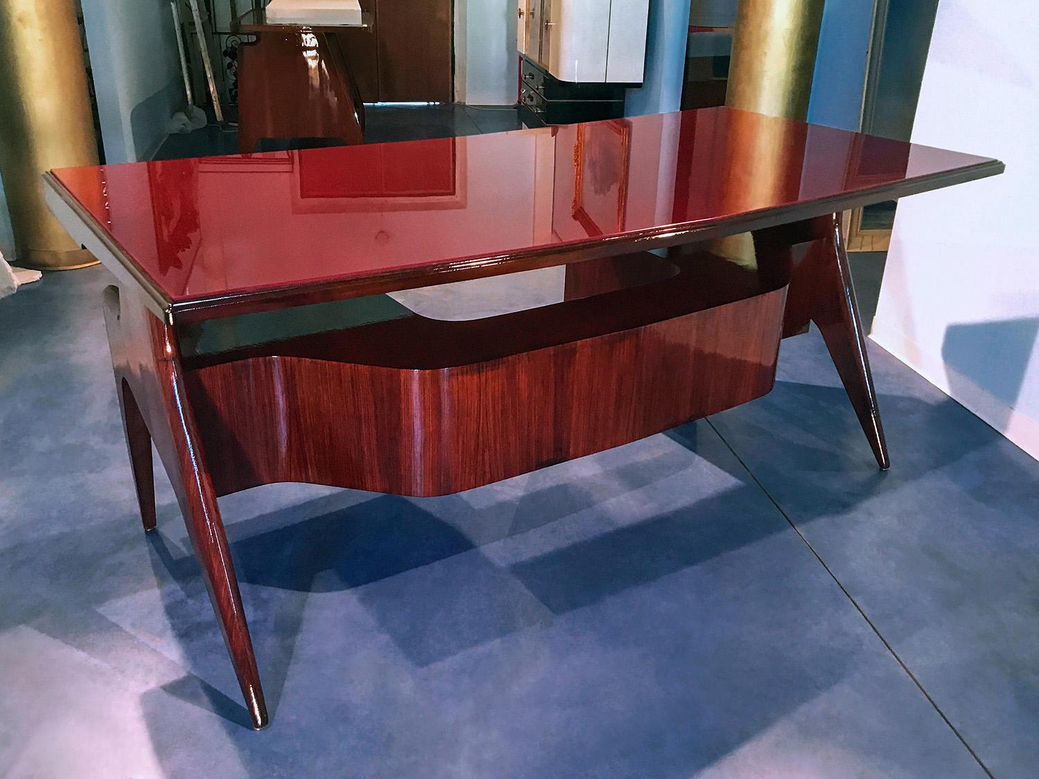 Italian Midcentury Walnut Executive Desk by Vittorio Dassi, 1950s 8