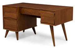 Italian Mid-Century Walnut Desk in the Style of Gio Ponti, 1950s