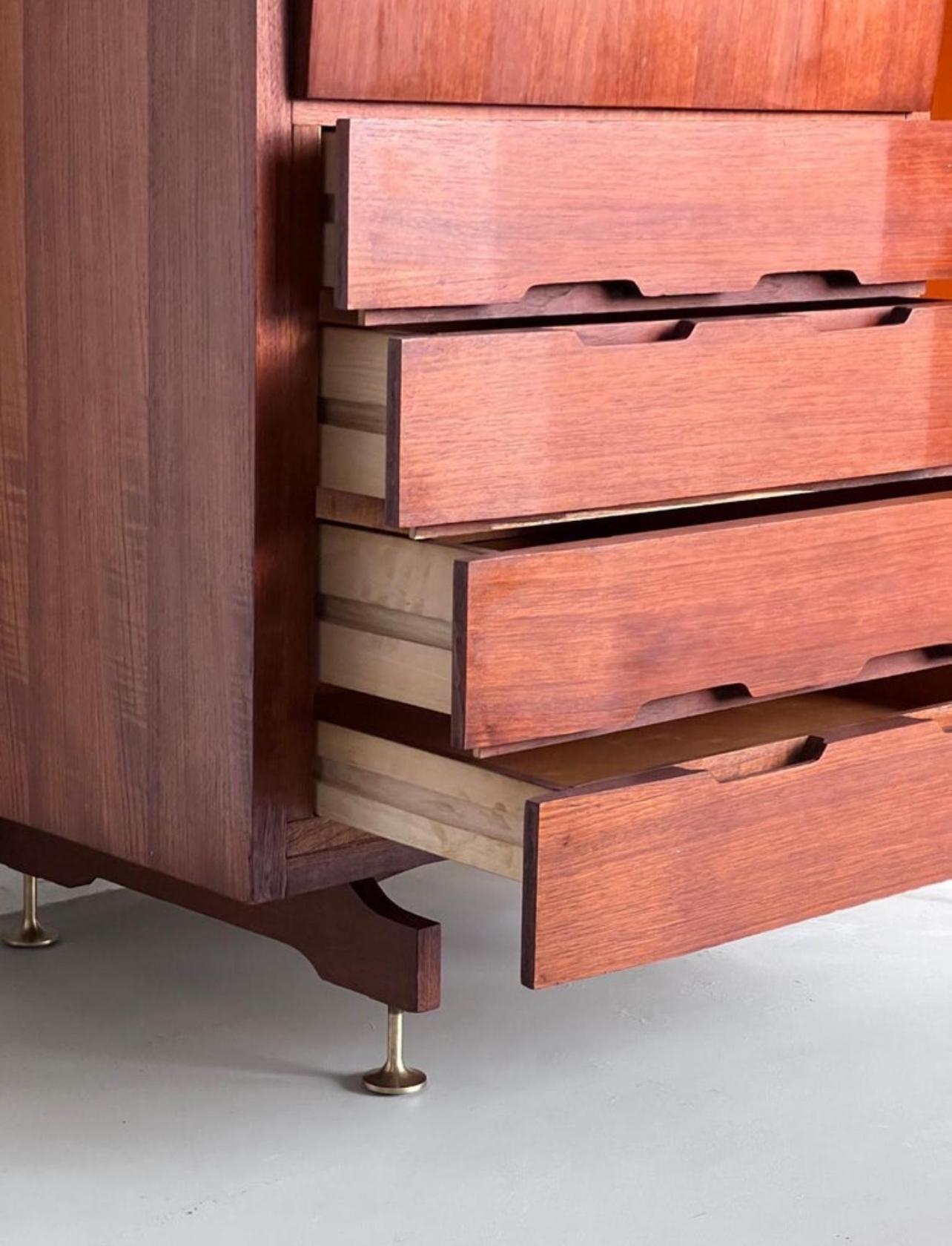 Italian Mid-Century Wardrobe by Vittorio Dassi in Wood 1950's 2