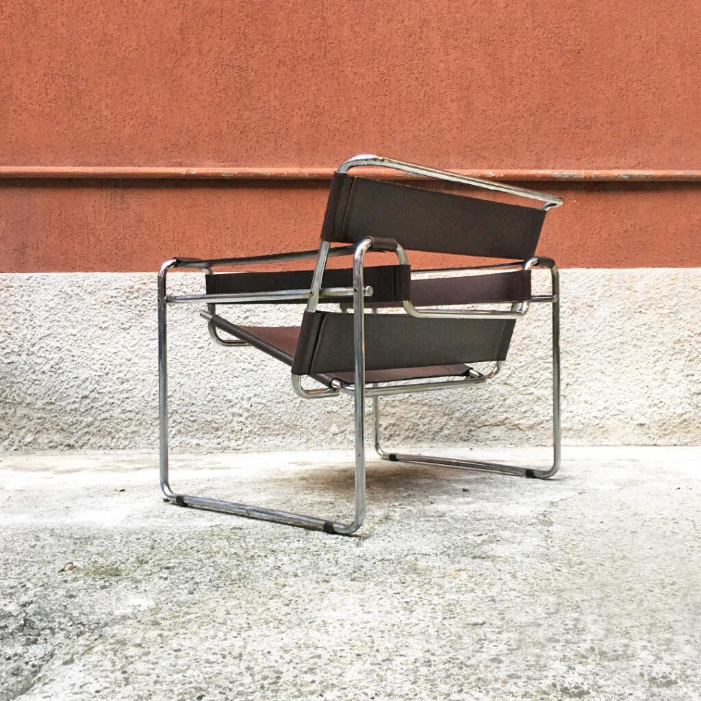 Italian Mid-Century Wassily B3 Brown Leather Armchair by Breuer for Gavina, 1960 In Good Condition For Sale In MIlano, IT