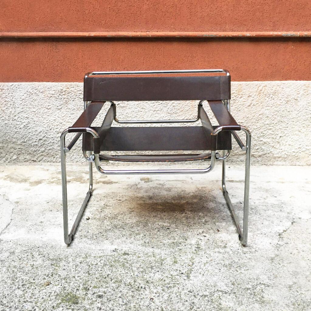 Late 20th Century Italian Mid-Century Wassily B3 Brown Leather Armchair by Breuer for Gavina, 1960 For Sale