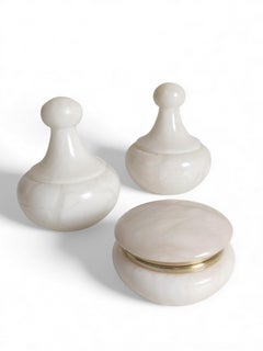 Joyero italiano de mediados de siglo de alabastro blanco y metal dorado