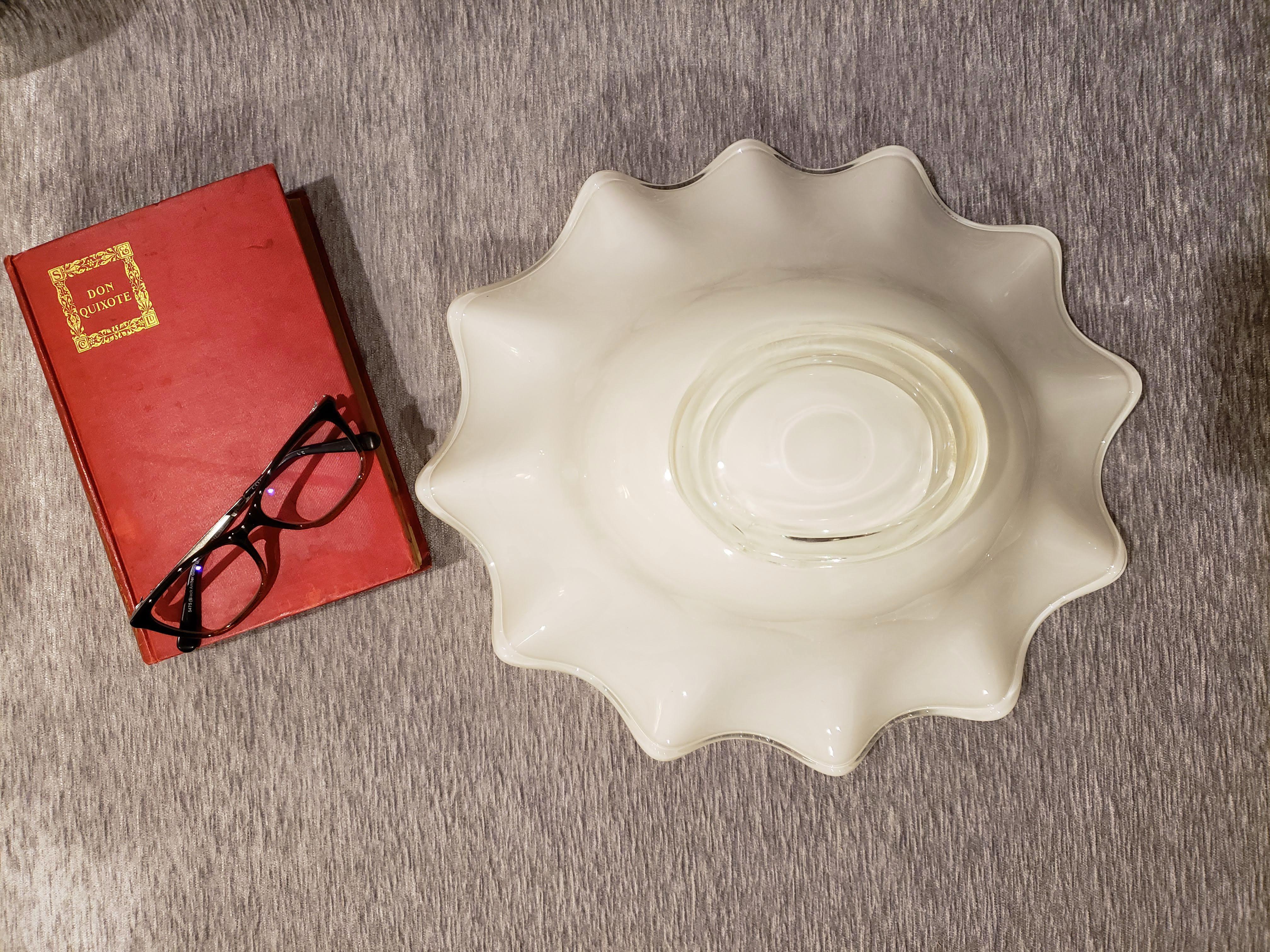 Italian Mid-Century White and 24k Gold Hand Blown Glass Bowl 5