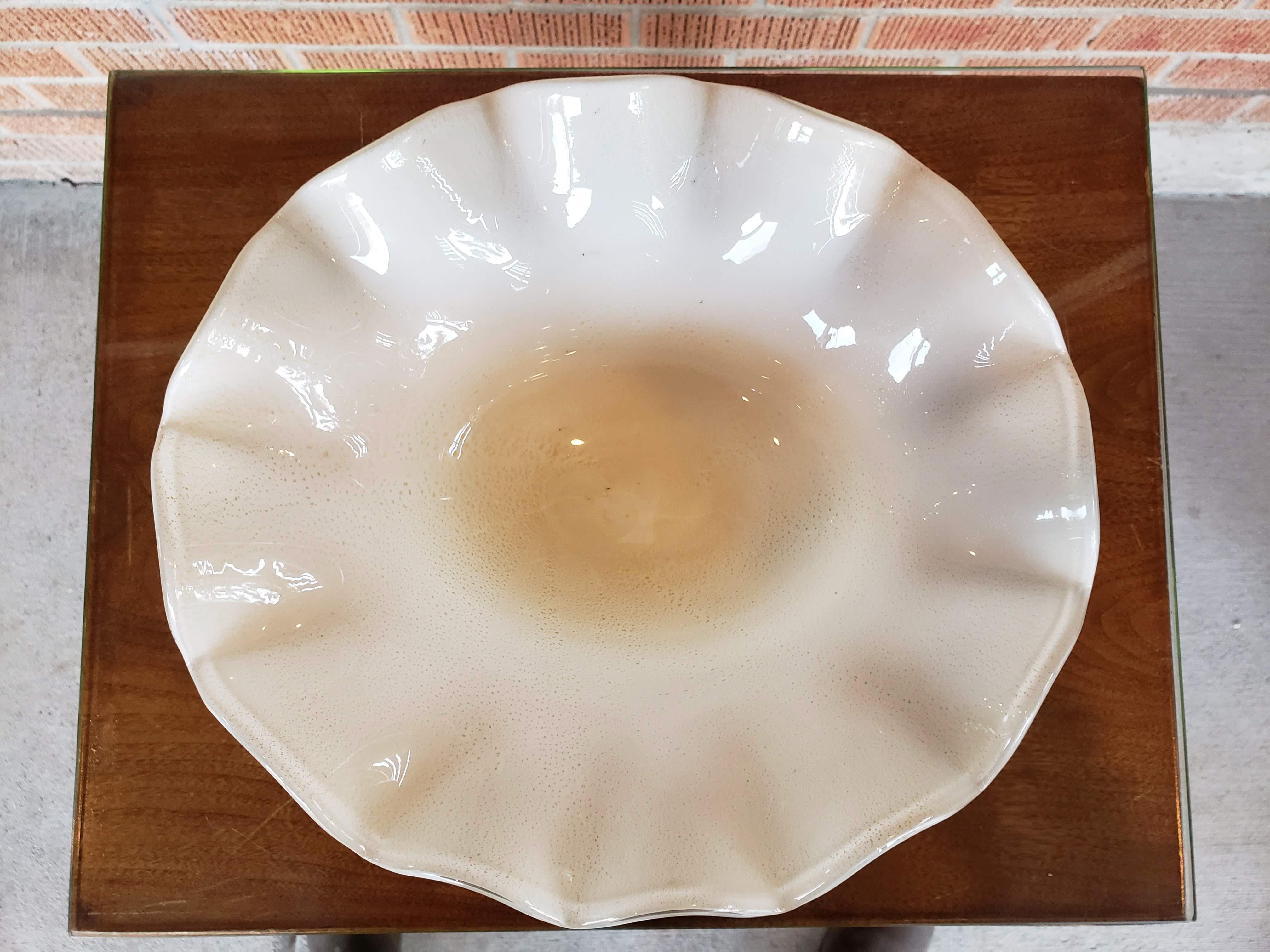 Italian Mid-Century White and 24k Gold Hand Blown Glass Bowl 3