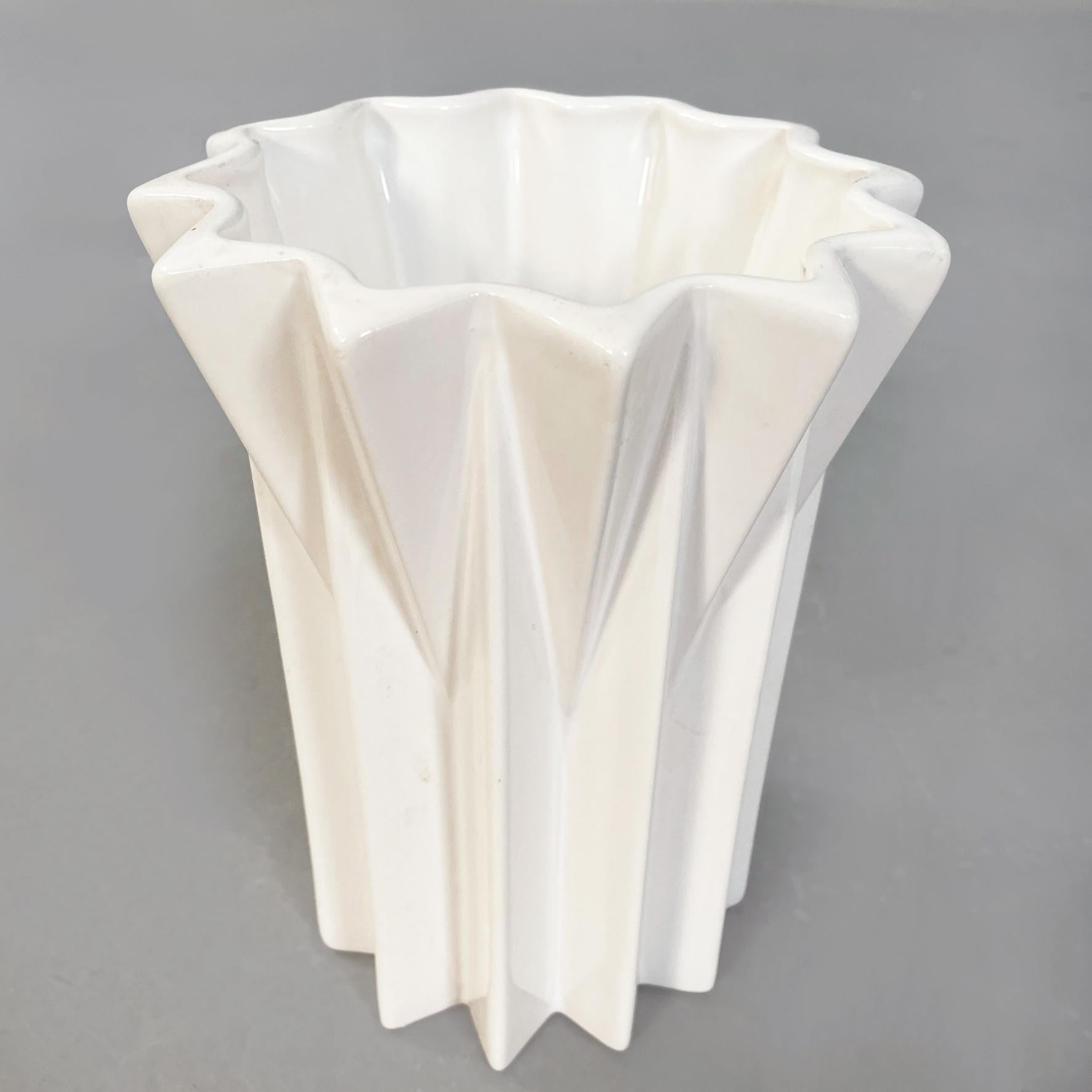 Italian Mid-Century White Ceramic Spicchi Vases by Bettonica Gabbianelli, 1970 For Sale 5