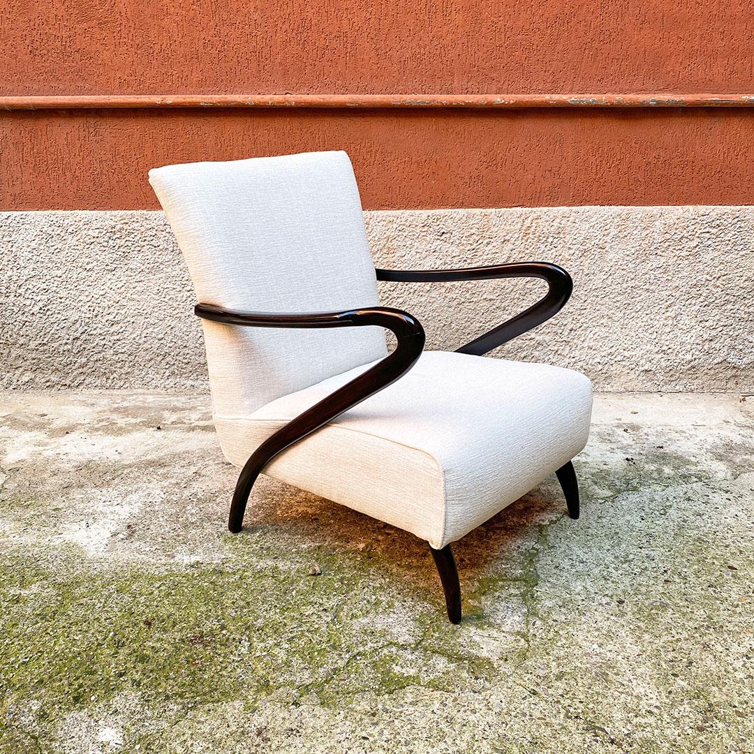Italian Mid Century White Cotton and Curved Wood Armchair with Armrests, 1950s In Excellent Condition In MIlano, IT