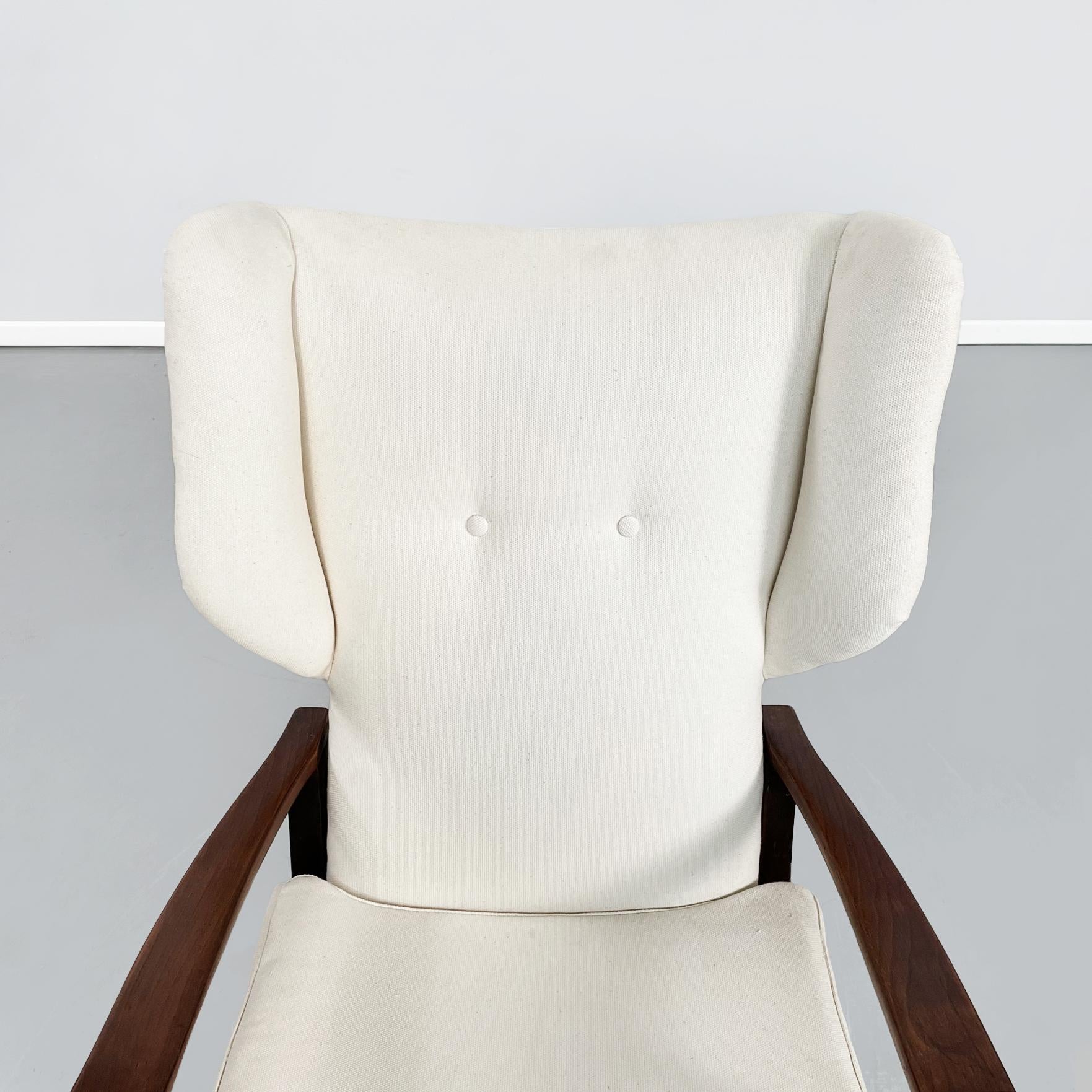 Italian Mid-Century White Fabric and Wooden Armchair by Paolo Buffa, 1950s For Sale 8
