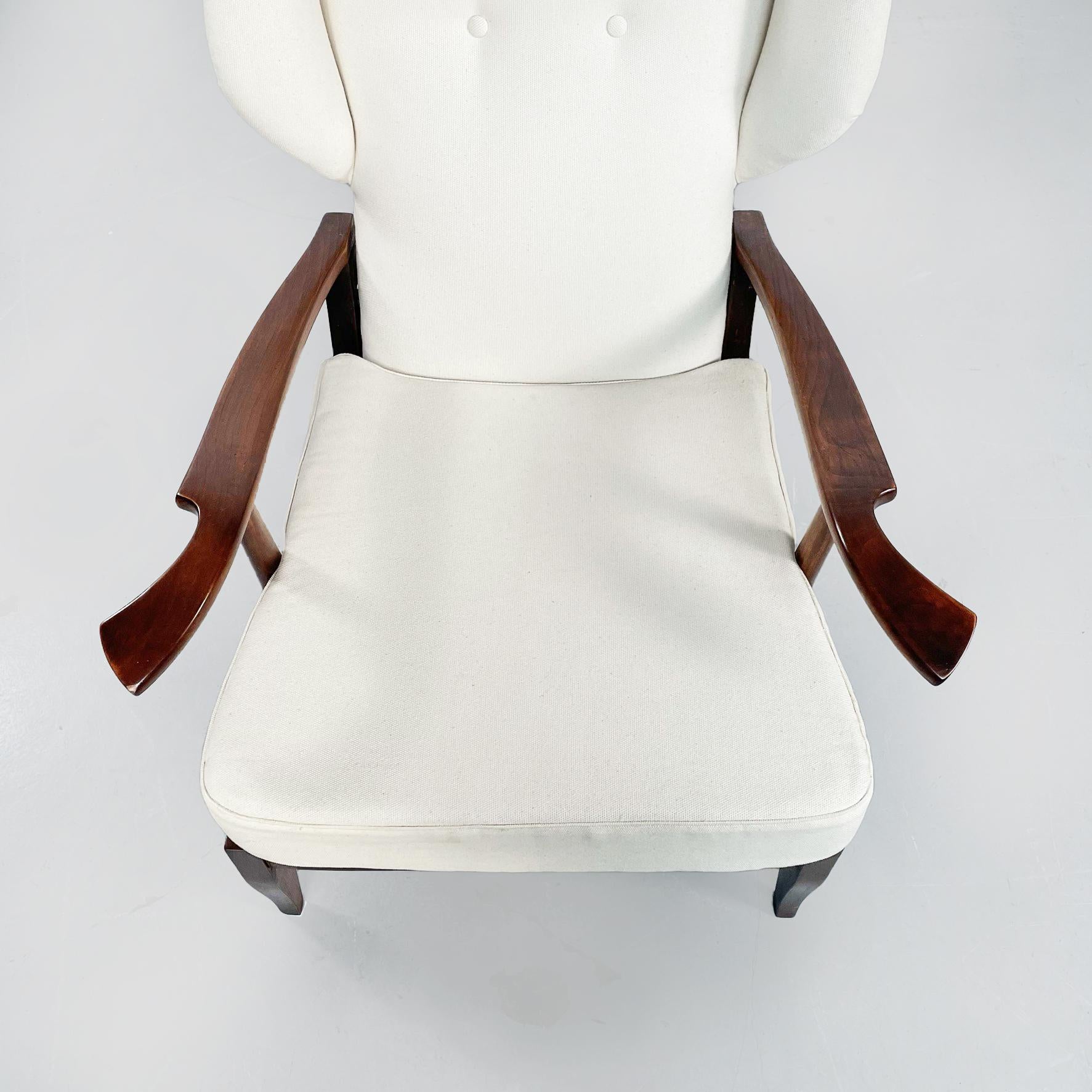 Italian Mid-Century White Fabric and Wooden Armchair by Paolo Buffa, 1950s For Sale 2