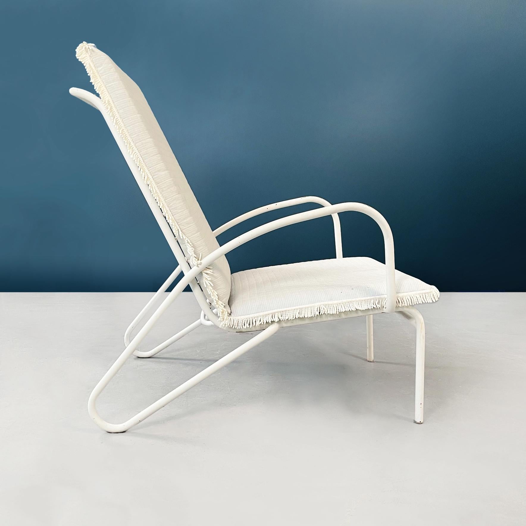 Italian Mid-Century White Iron Garden Armchairs with Fabric Cushions, 1960s In Good Condition For Sale In MIlano, IT