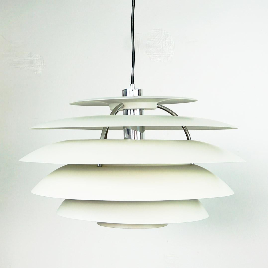 Italian Mid-Century White Lacquered Metal Pendant by Stilnovo Milano In Good Condition For Sale In Vienna, AT