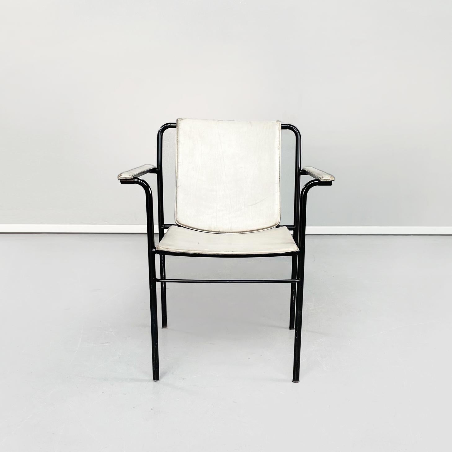 Italian mid-century white leather and black metal chair, 1980s
Chair with rectangular seat, rounded on the front, in white leather. The backrest and the two armrests in white leather are supported by a tubular structure in black painted