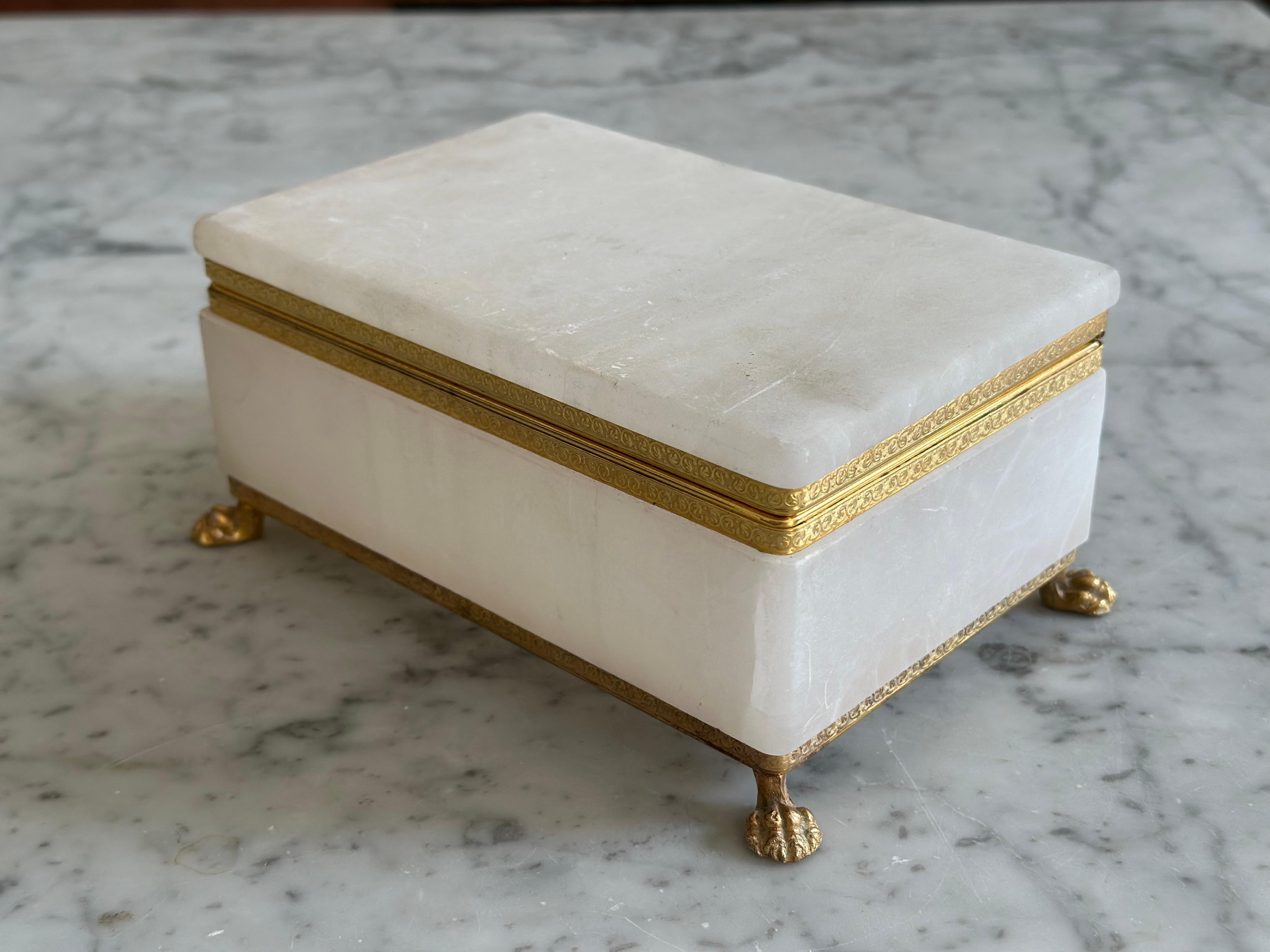Mid-Century Modern Italian Mid-Century White Marble Jewelry Box with Gilt Metal Mounts For Sale