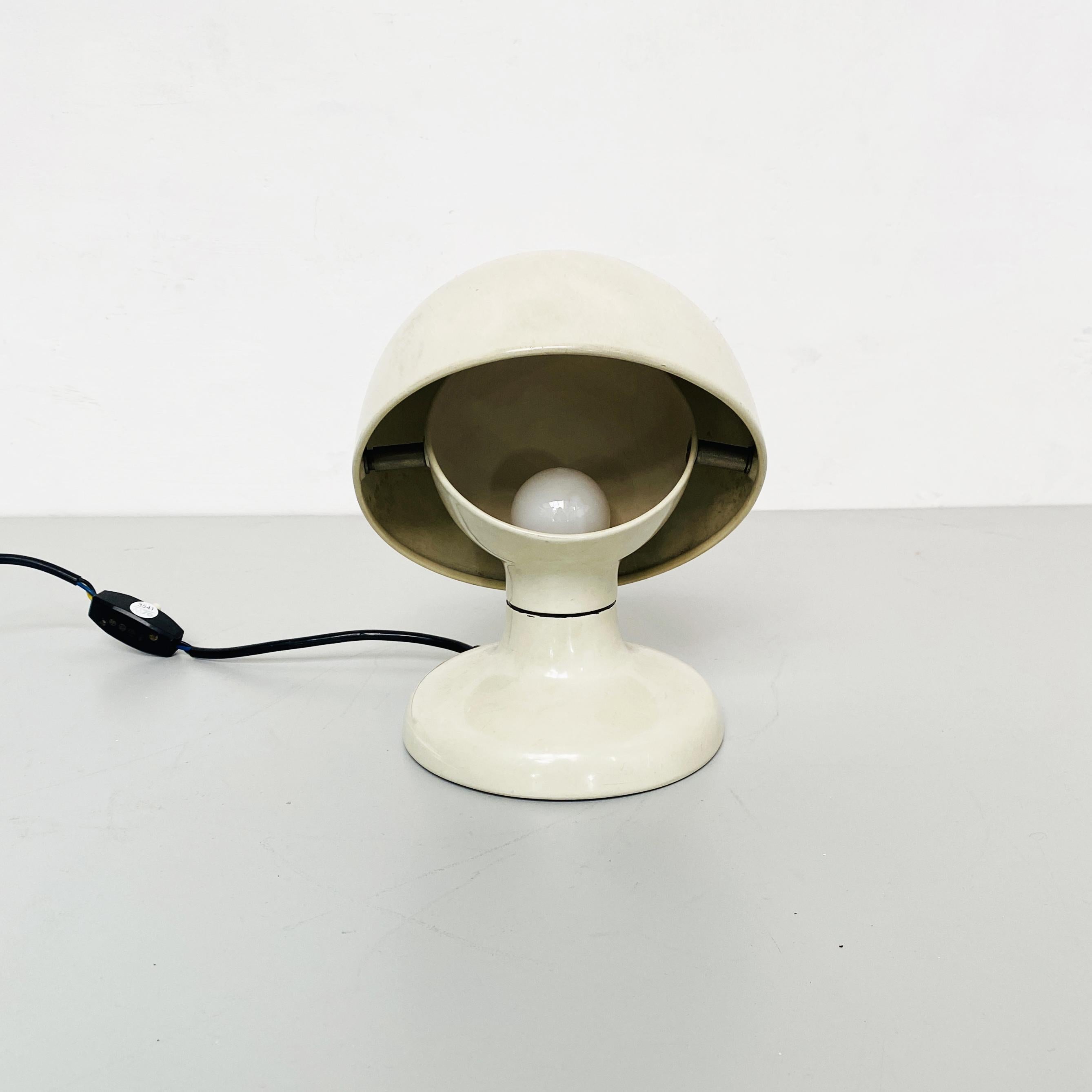 Lampe de table Jucker en métal blanc, Italie, milieu du siècle, Tobia Scarpa pour Flos, 1963
Lampes de table réglables Jucker en métal blanc. 

Produit par Flos en 1963 sur un projet de Tobia Scarpa.
Tobia Scarpa est un important designer italien