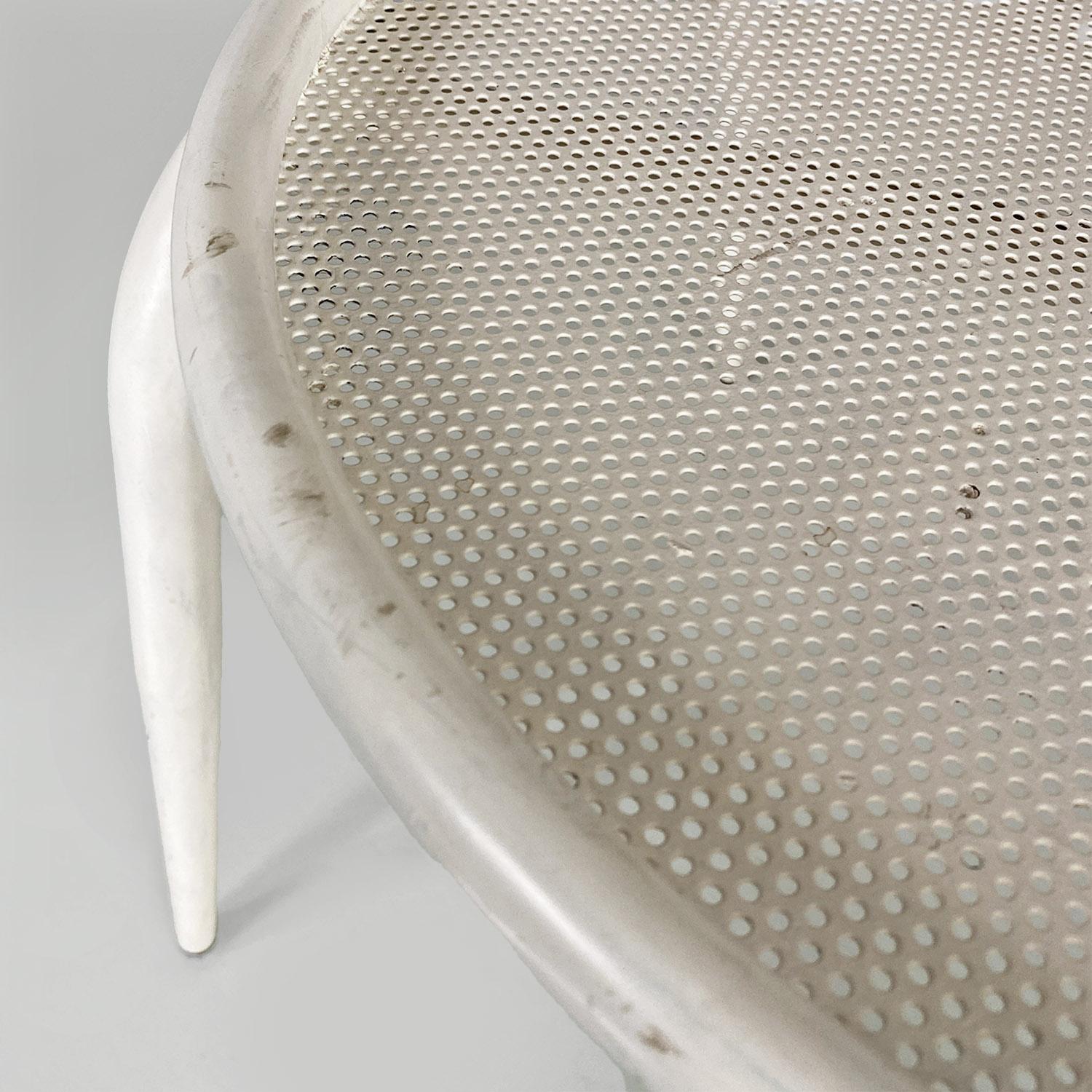 Chaise d'extérieur italienne du milieu du siècle en métal blanc avec accoudoirs, années 1950 en vente 7