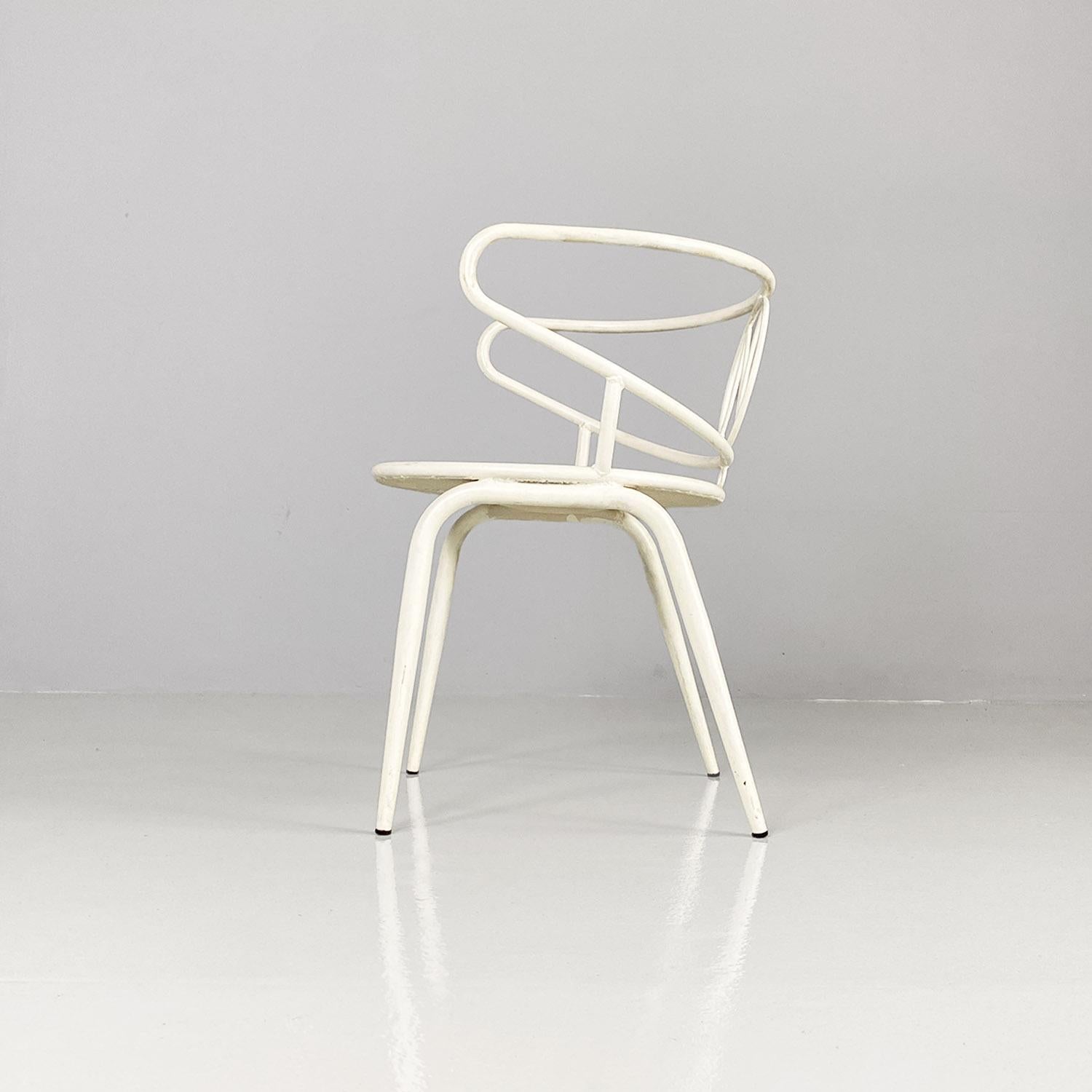 Italian mid century white metal outdoor chair with armrests, 1950s In Good Condition For Sale In MIlano, IT