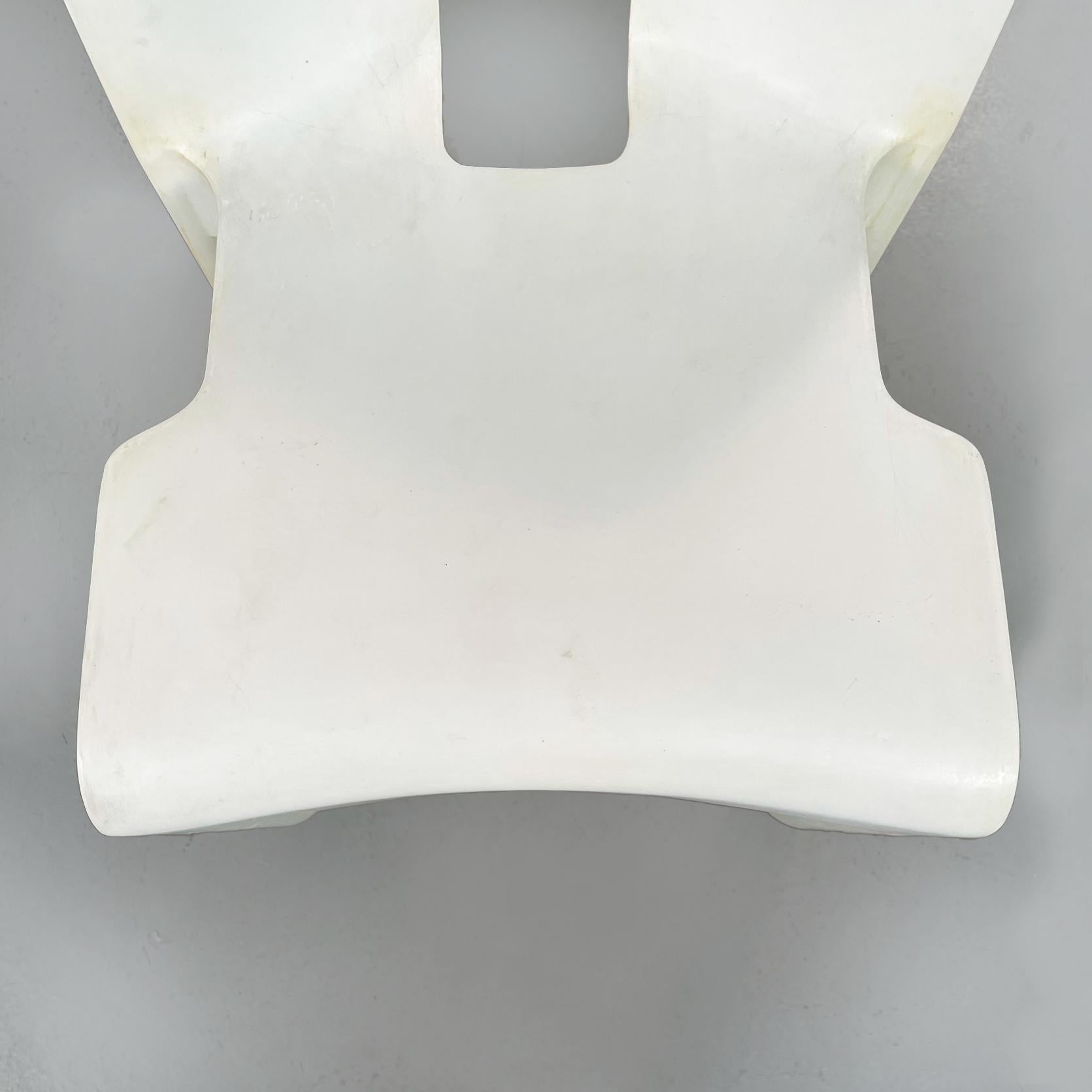 Chaises italiennes en plastique blanc du milieu du siècle 860 de Joe Colombo pour Kartell, 1970 5