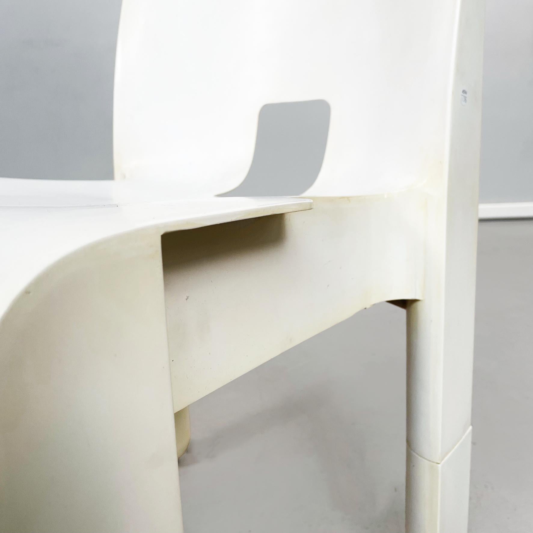 Chaises italiennes en plastique blanc du milieu du siècle 860 de Joe Colombo pour Kartell, 1970 8