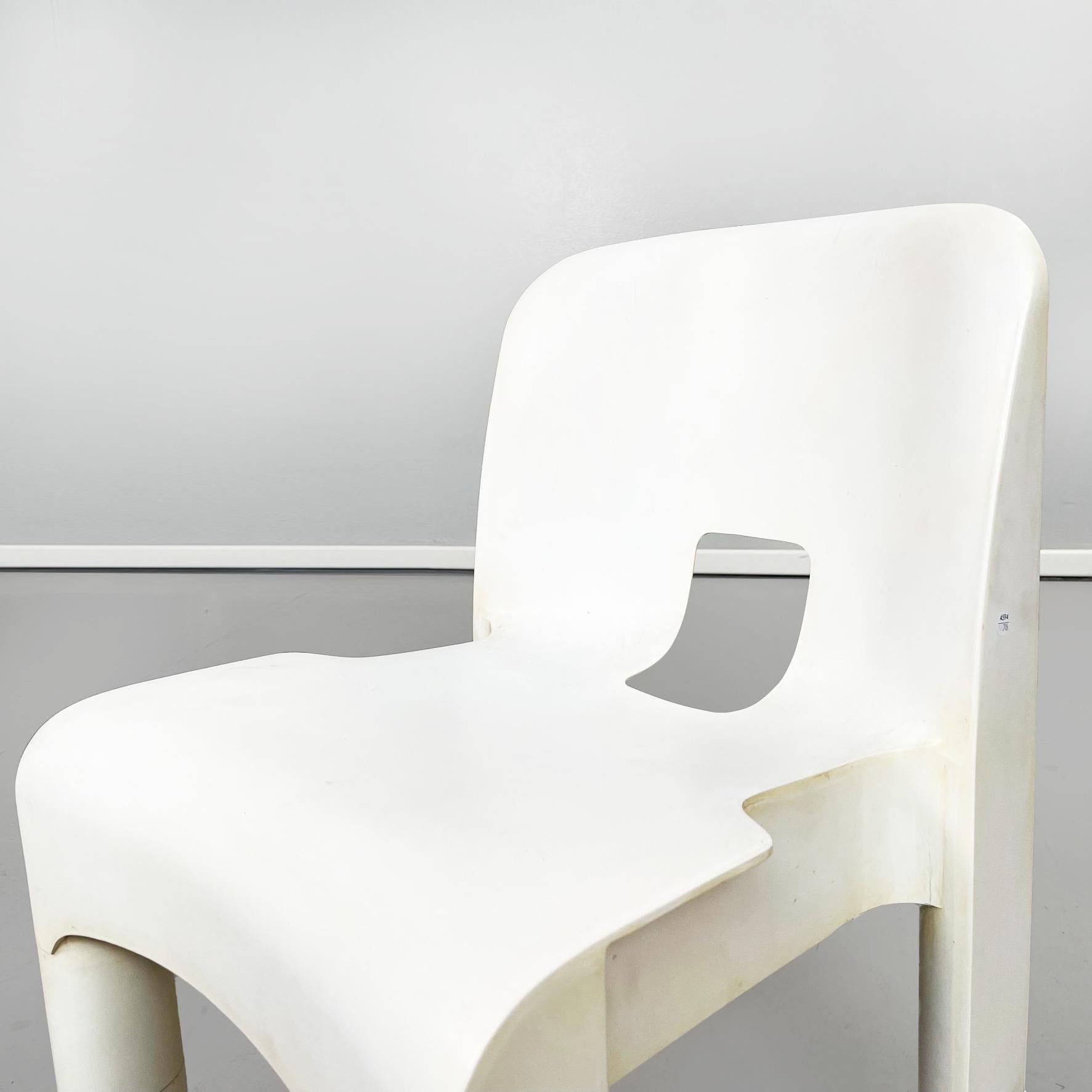 Italian Mid-Century White Plastic Chairs 860 by Joe Colombo for Kartell, 1970s In Good Condition In MIlano, IT