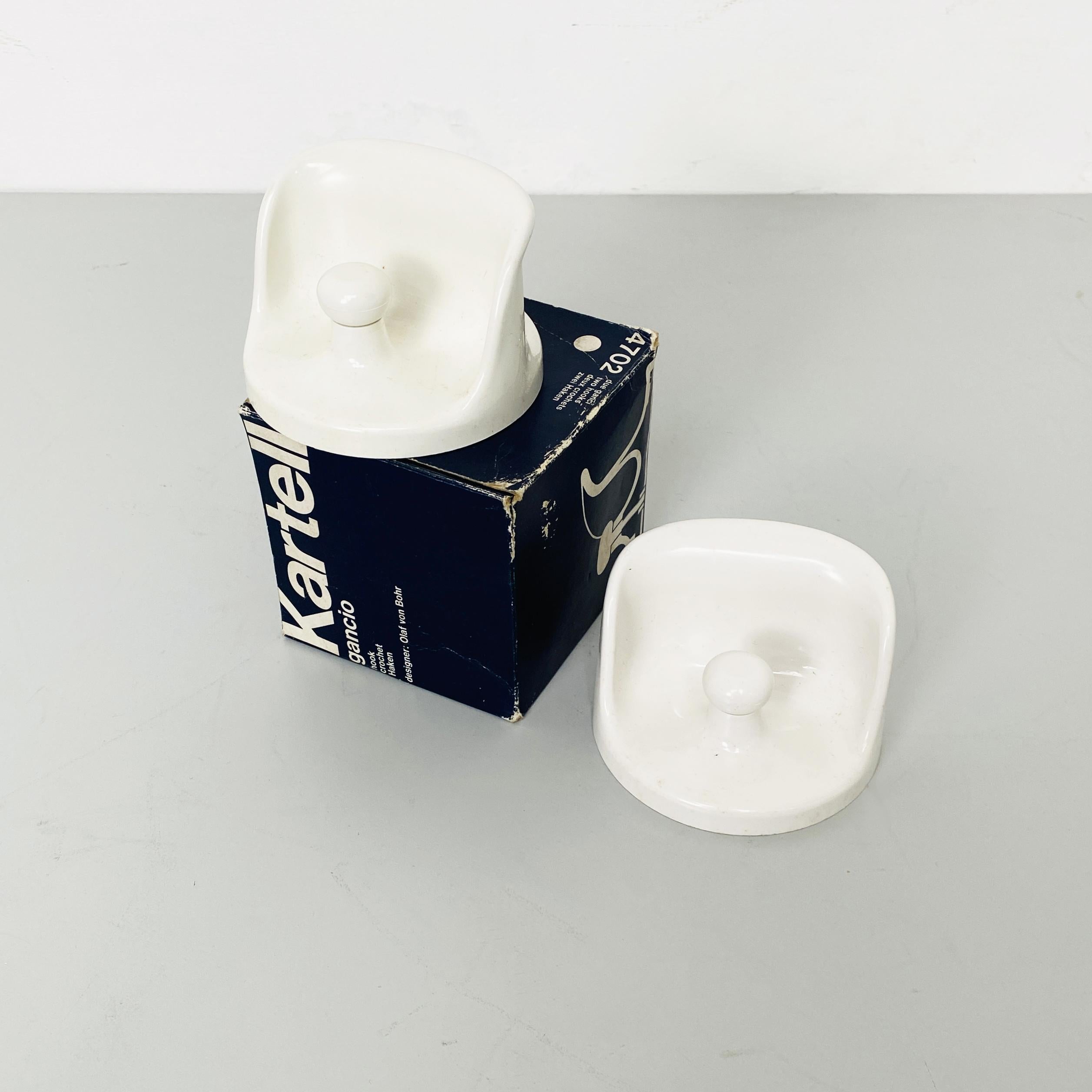Crochets Gancio en plastique blanc du milieu du siècle dernier de Von Bohr pour Kartell, 1972 1